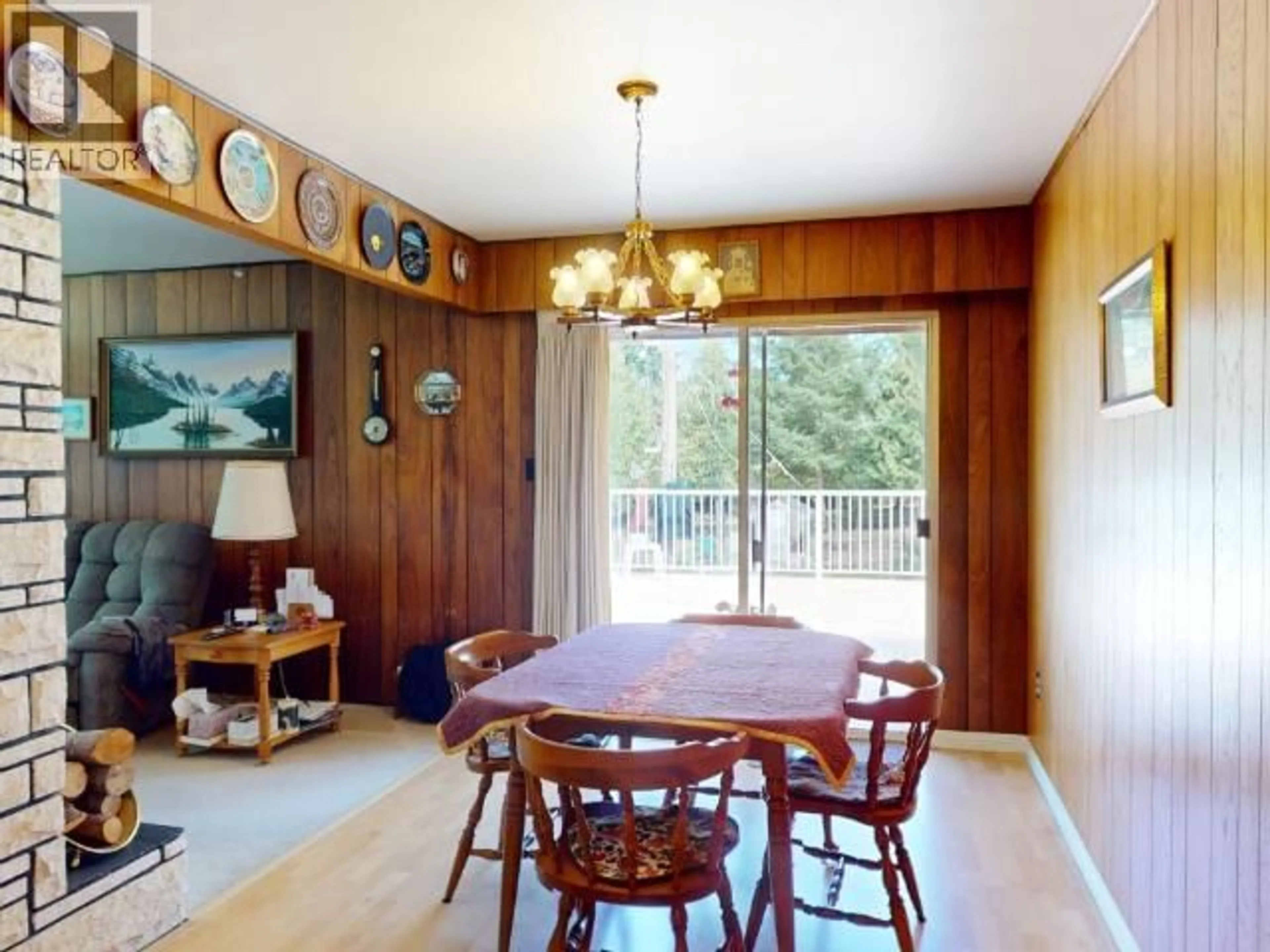 Dining room, wood/laminate floor for 7151 BOSWELL STREET, Powell River British Columbia V8A1Y4