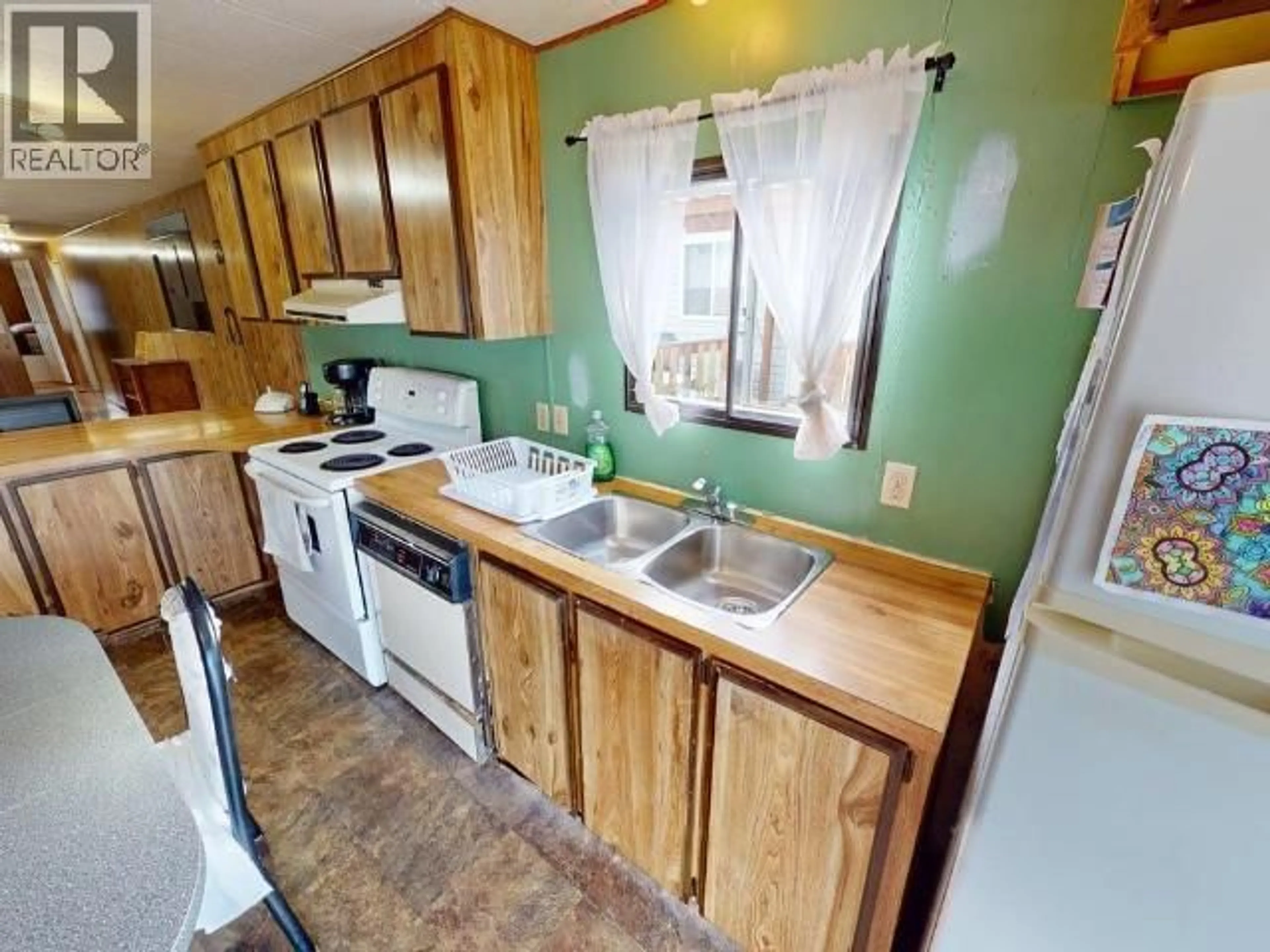 Standard kitchen, unknown for 56-7624 DUNCAN STREET, Powell River British Columbia V8A5L2