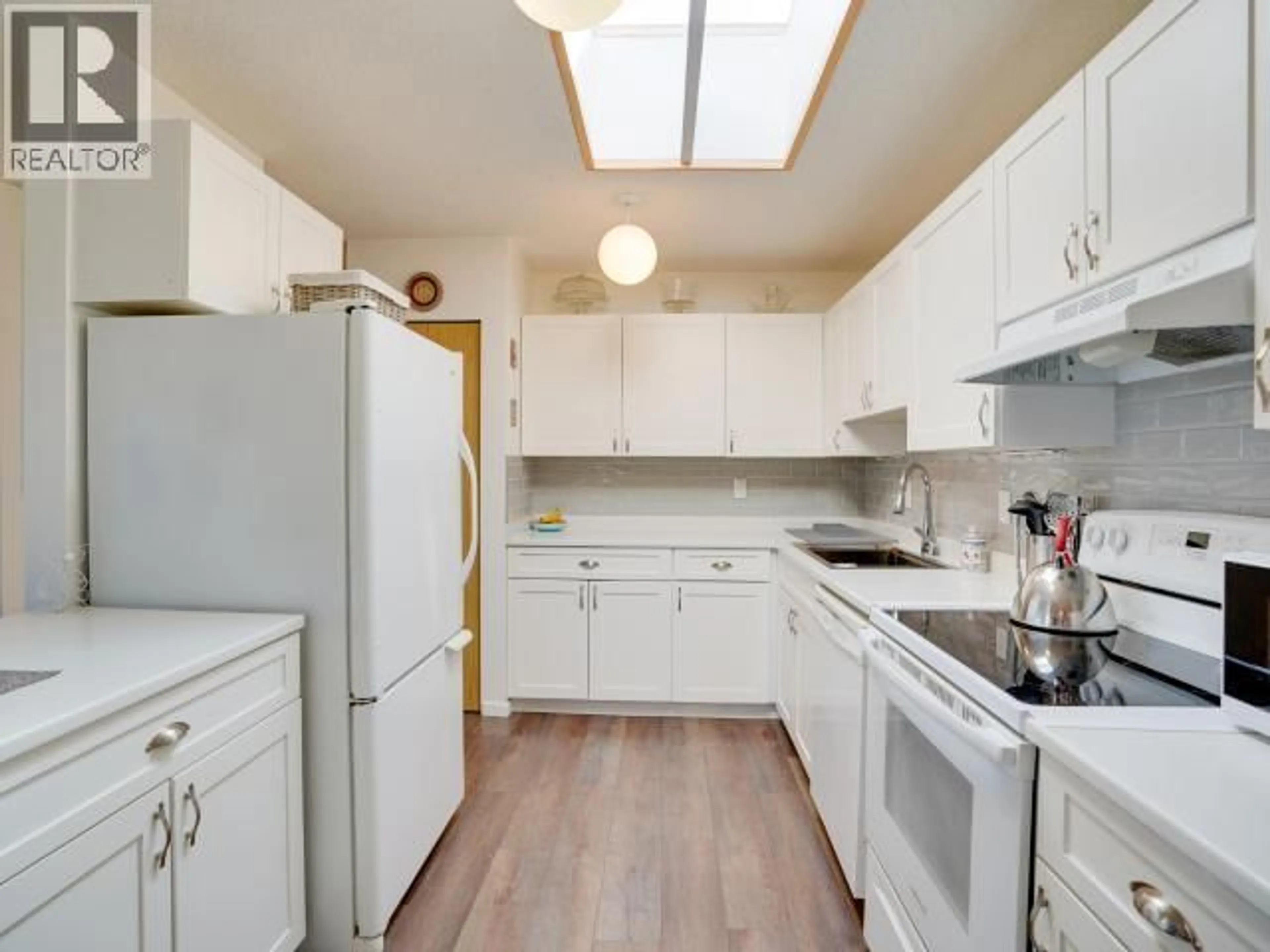 Standard kitchen, unknown for 303 - 4477 MICHIGAN AVE, Powell River British Columbia
