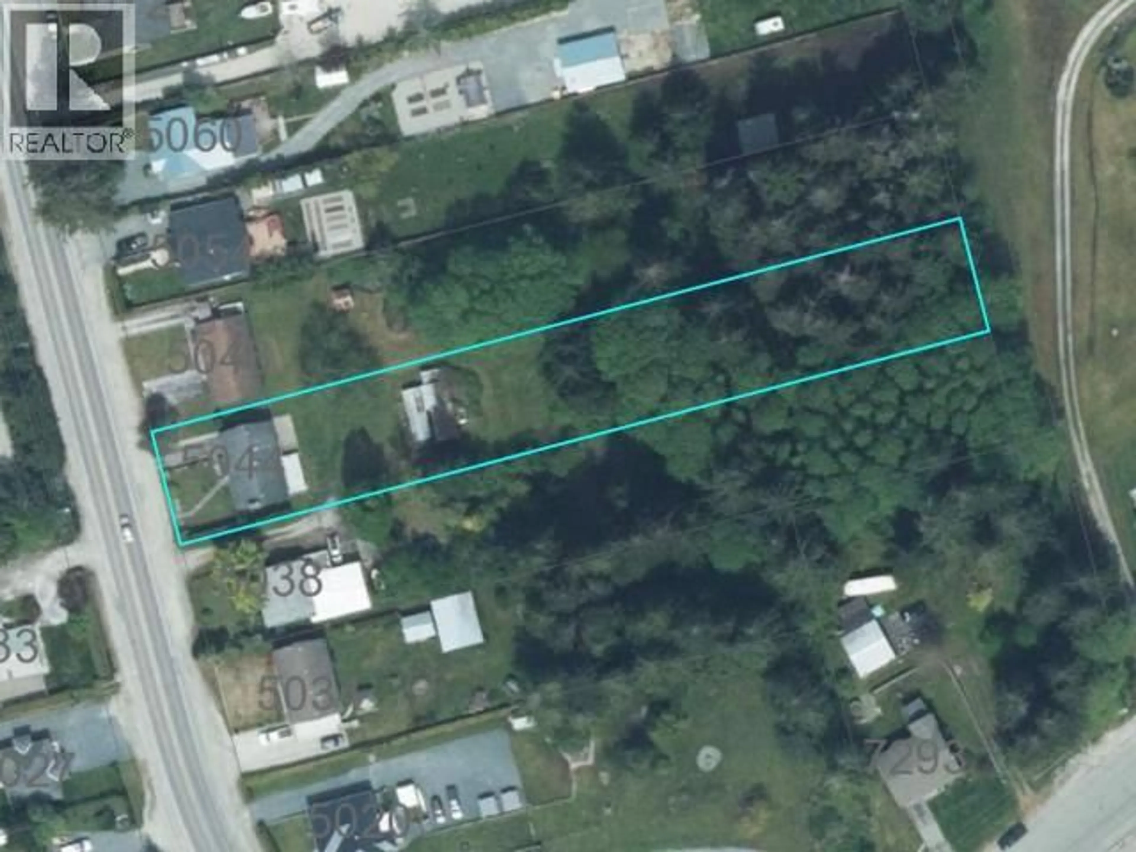 A pic from outside/outdoor area/front of a property/back of a property/a pic from drone, street for 5044 MANSON AVE, Powell River British Columbia