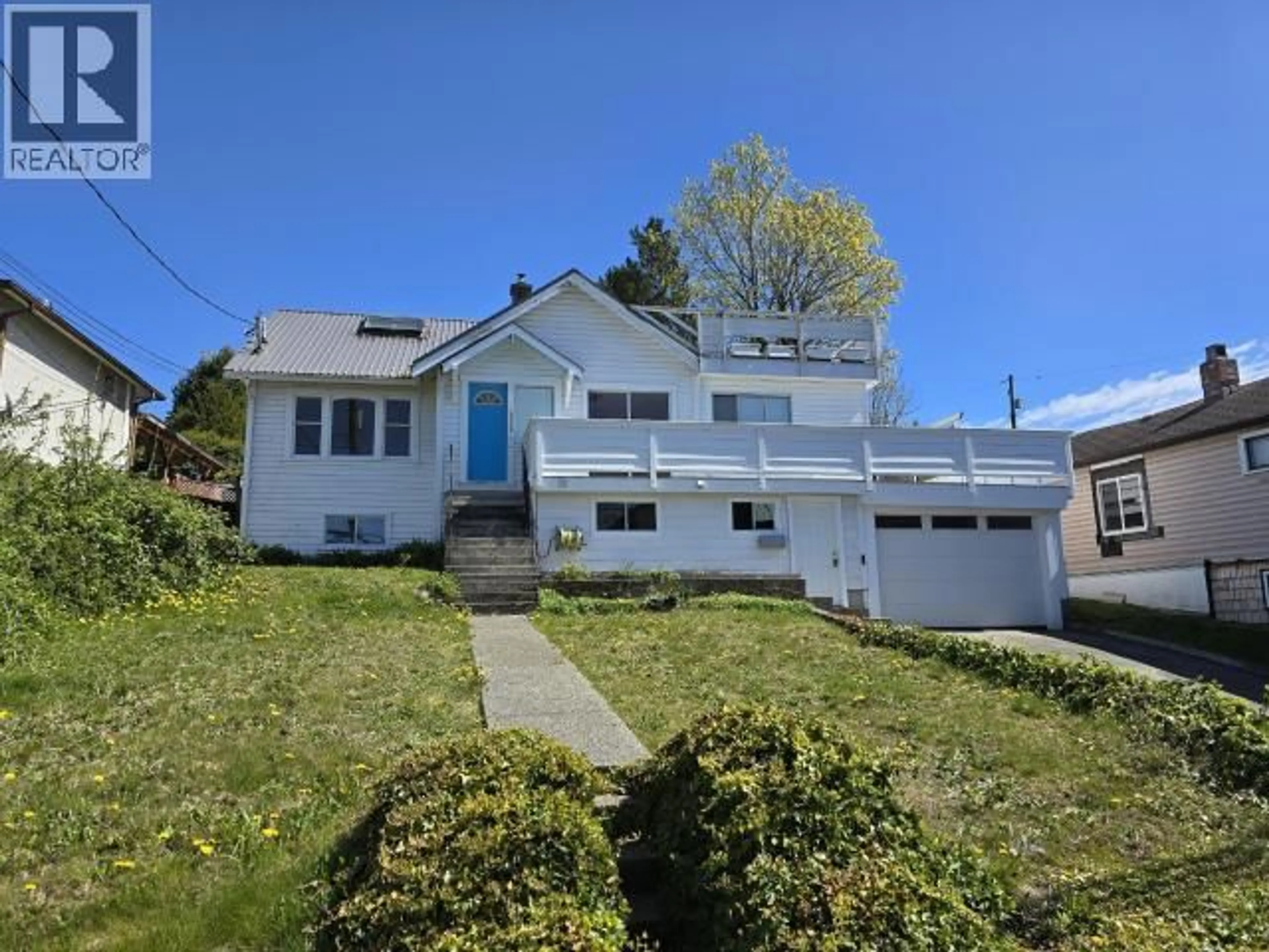 Home with vinyl exterior material, street for 4516 MARINE AVE, Powell River British Columbia V8A2K4