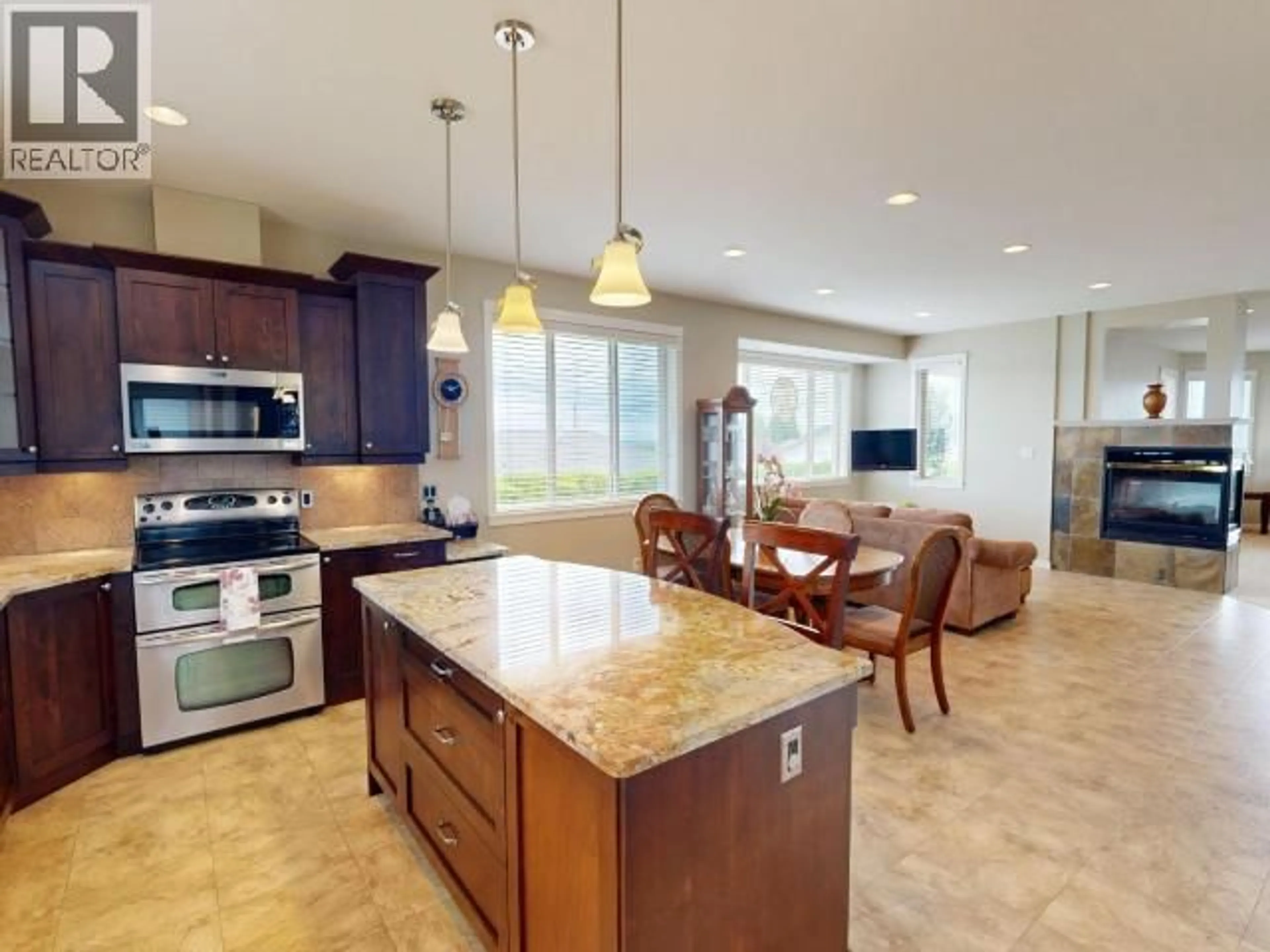 Open concept kitchen, ceramic/tile floor for 7216 GALIANO, Powell River British Columbia V8A0A4