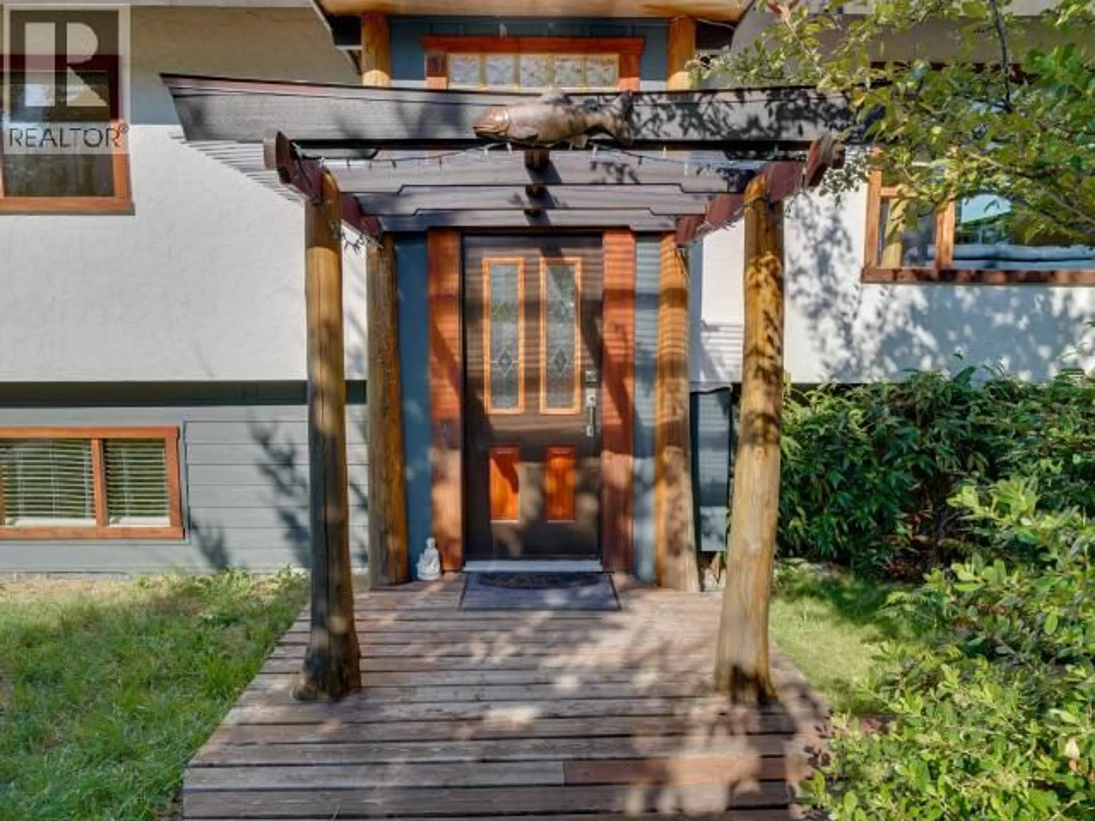 Indoor entryway for 6507 HILLCREST AVE, Powell River British Columbia V8A4Y5
