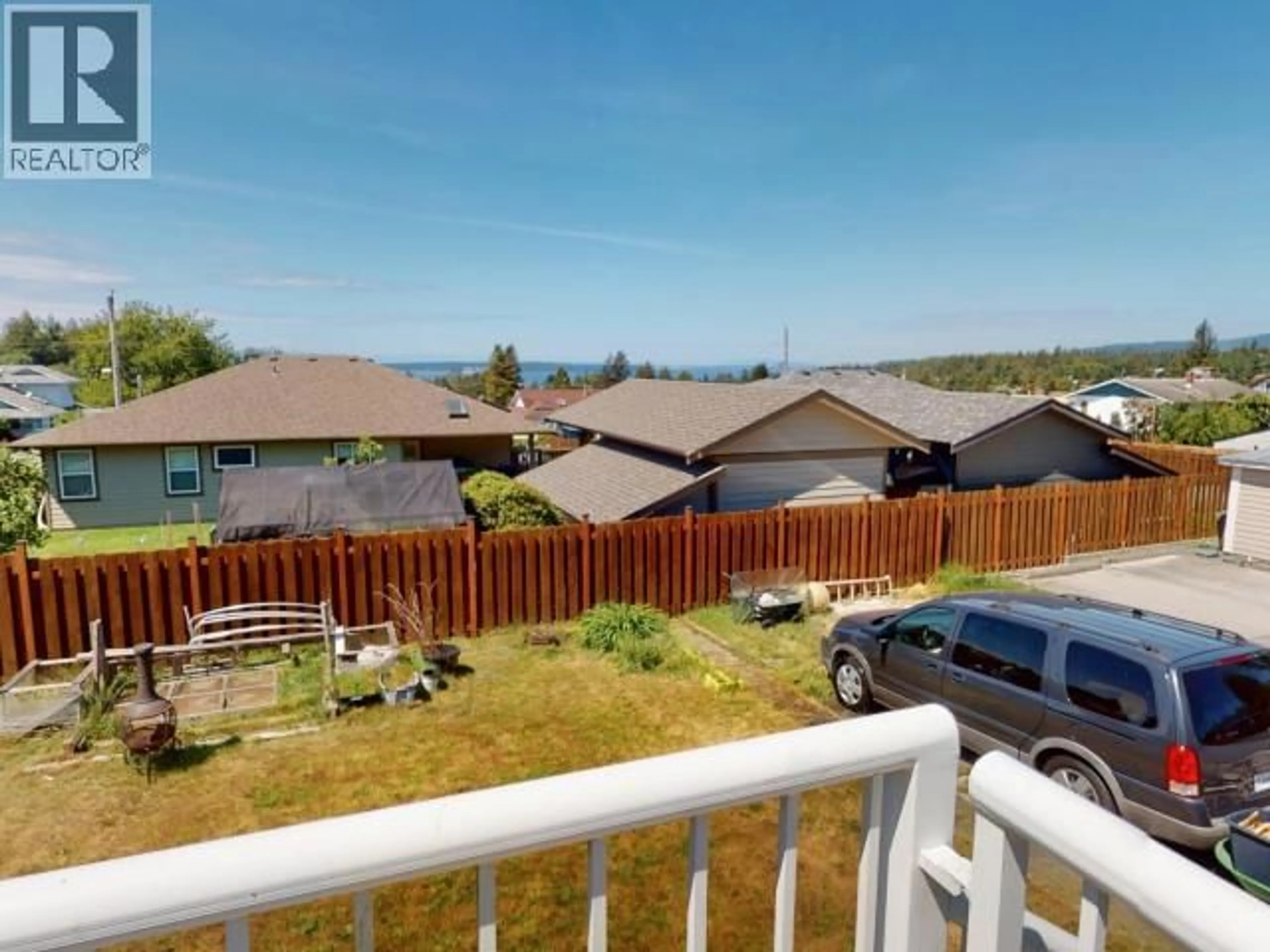 A pic from outside/outdoor area/front of a property/back of a property/a pic from drone, mountain view for 4621 MANSON AVE, Powell River British Columbia V8A3N3