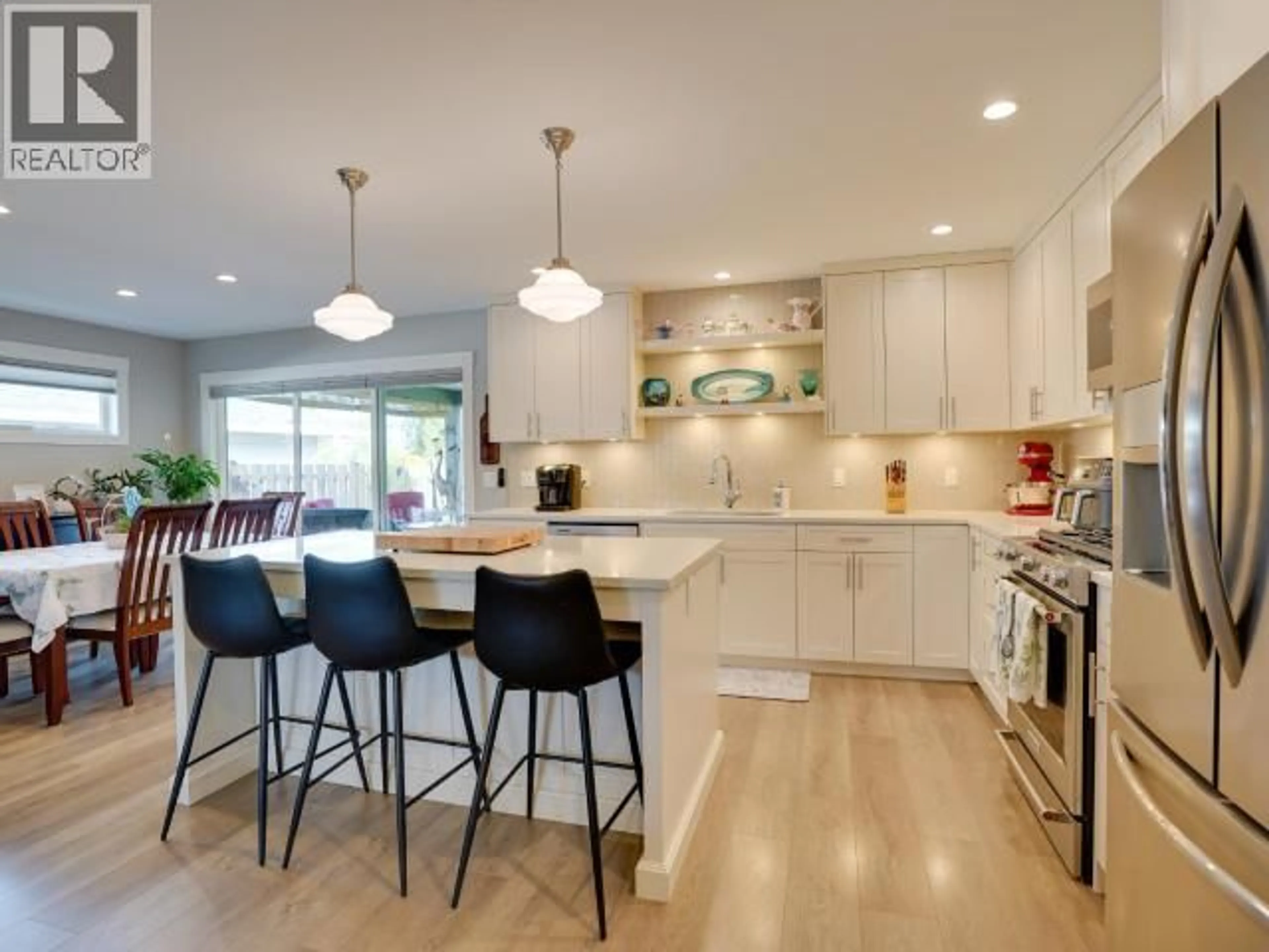 Open concept kitchen, unknown for 7472 GABRIOLA CRESCENT, Powell River British Columbia V8A0A9