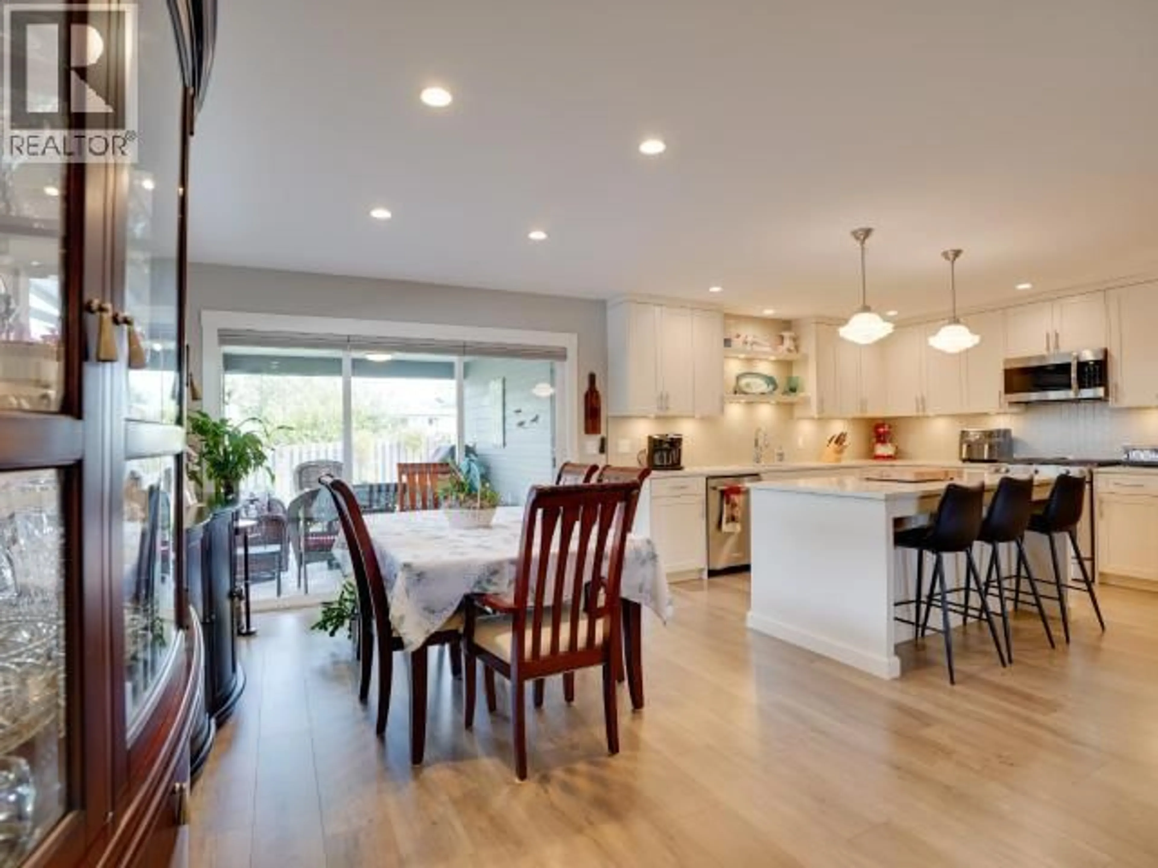 Open concept kitchen, unknown for 7472 GABRIOLA CRESCENT, Powell River British Columbia V8A0A9