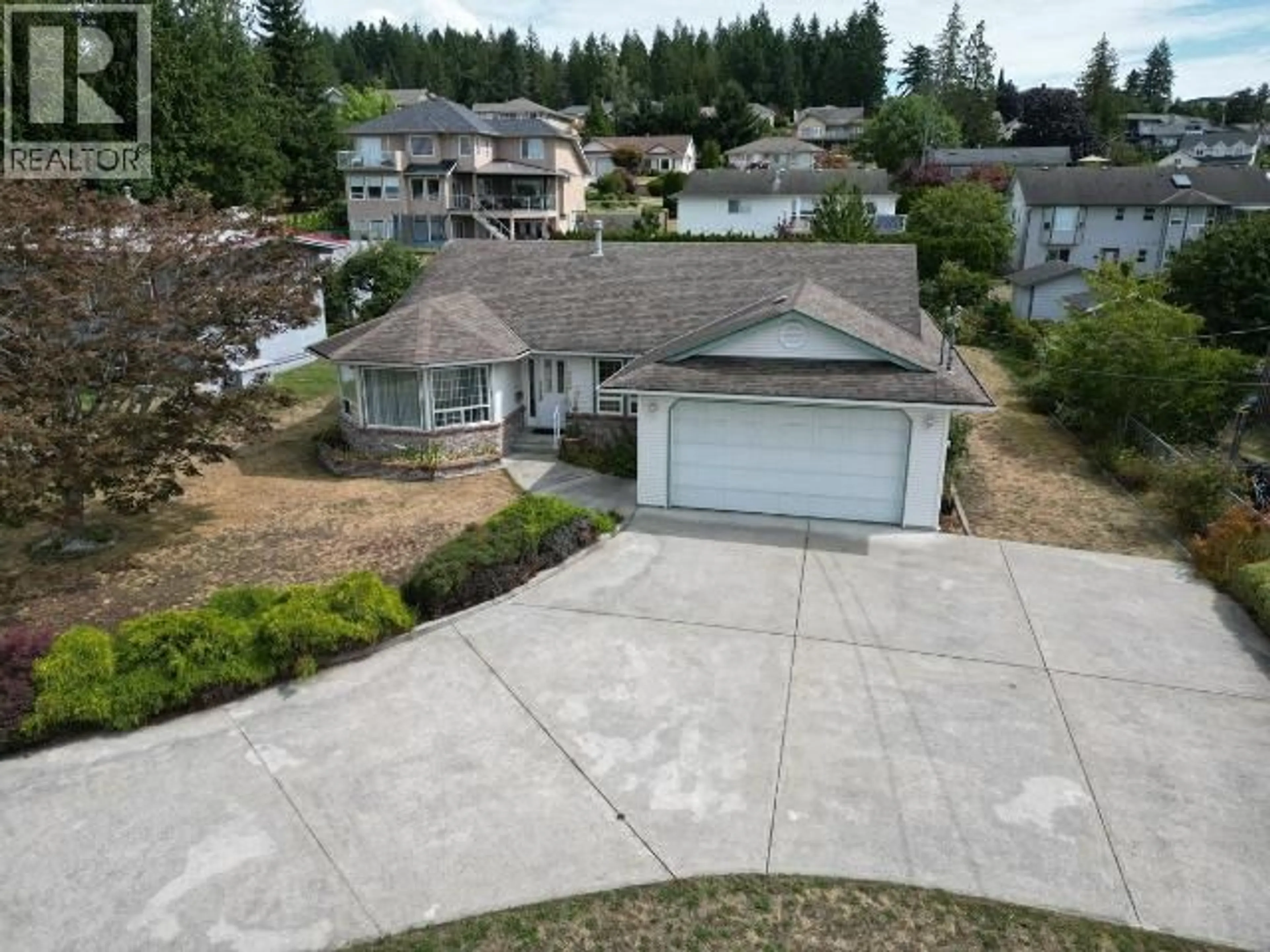 A pic from outside/outdoor area/front of a property/back of a property/a pic from drone, street for 3450 JOYCE AVE, Powell River British Columbia v8a2y2