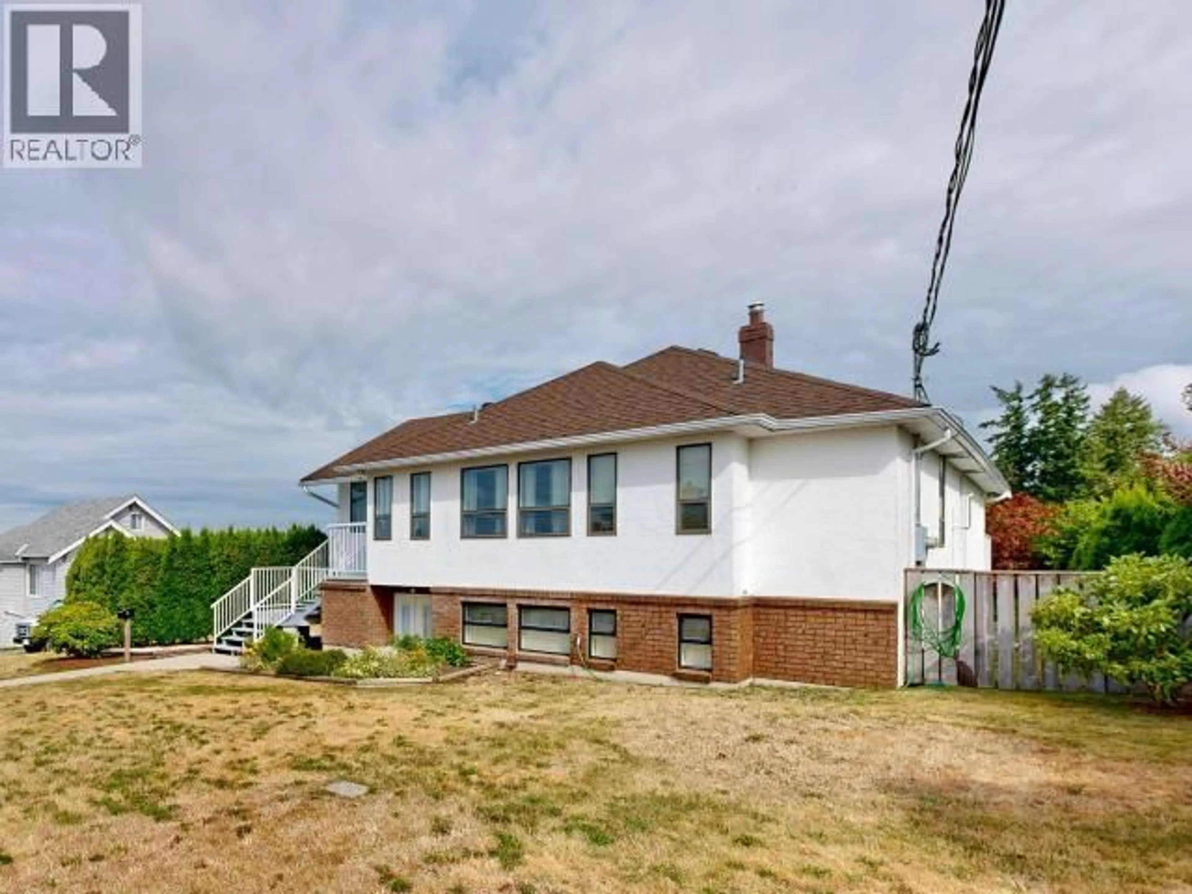 A pic from outside/outdoor area/front of a property/back of a property/a pic from drone, unknown for 6921 JASPER STREET, Powell River British Columbia V8A1N4