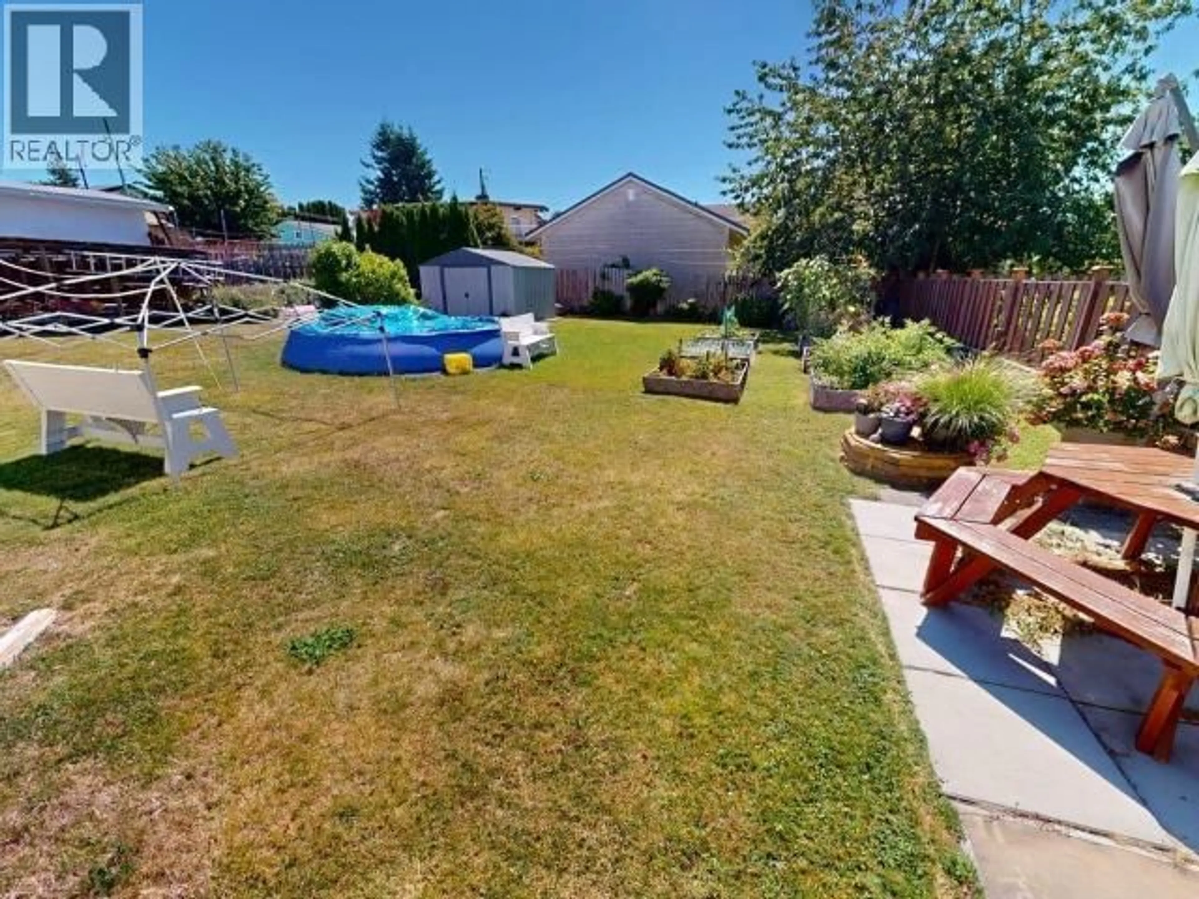 A pic from outside/outdoor area/front of a property/back of a property/a pic from drone, water/lake/river/ocean view for 7216 GLACIER STREET, Powell River British Columbia