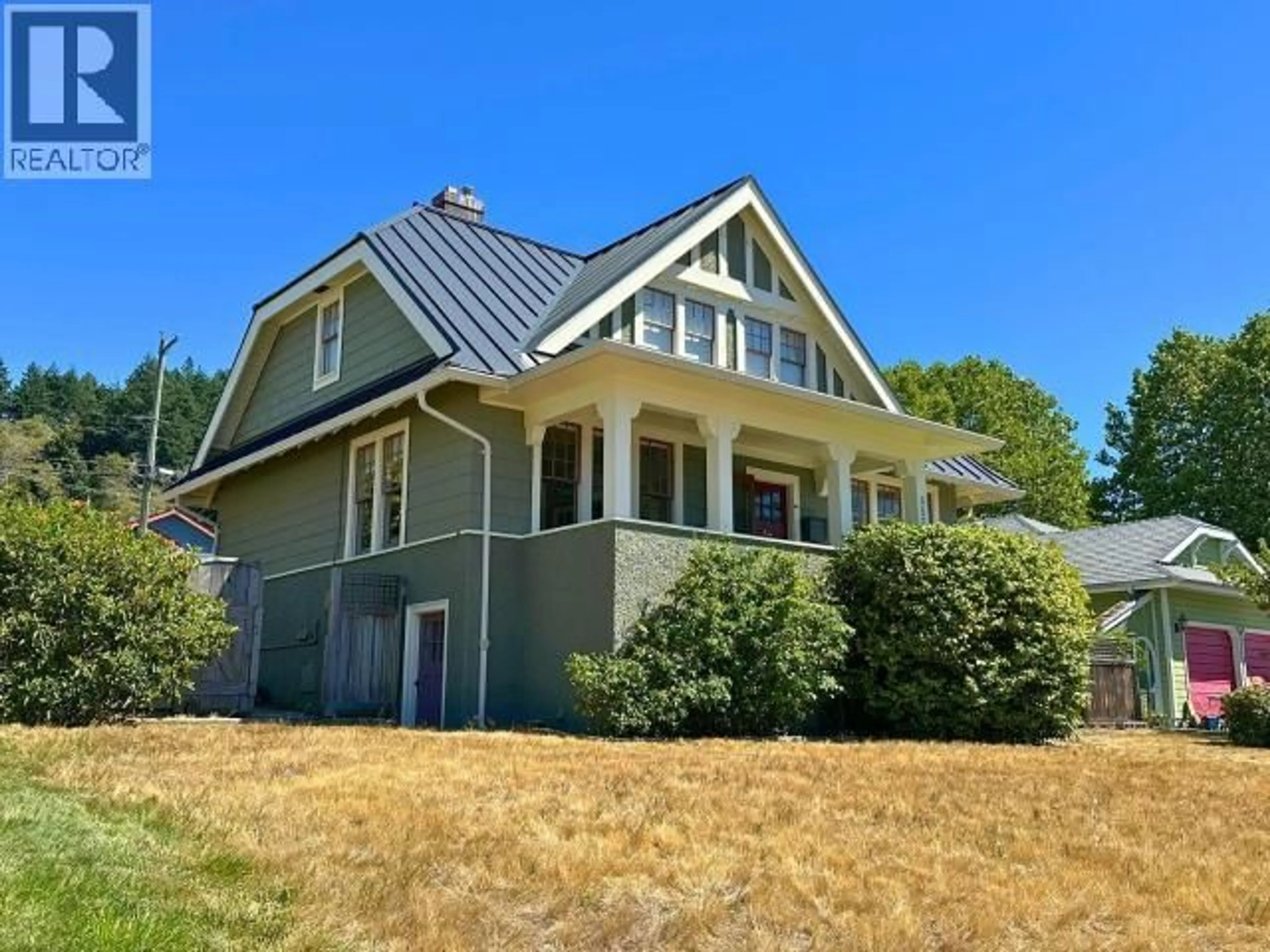 Home with vinyl exterior material, building for 5576 MARINE AVE, Powell River British Columbia V8A2M2