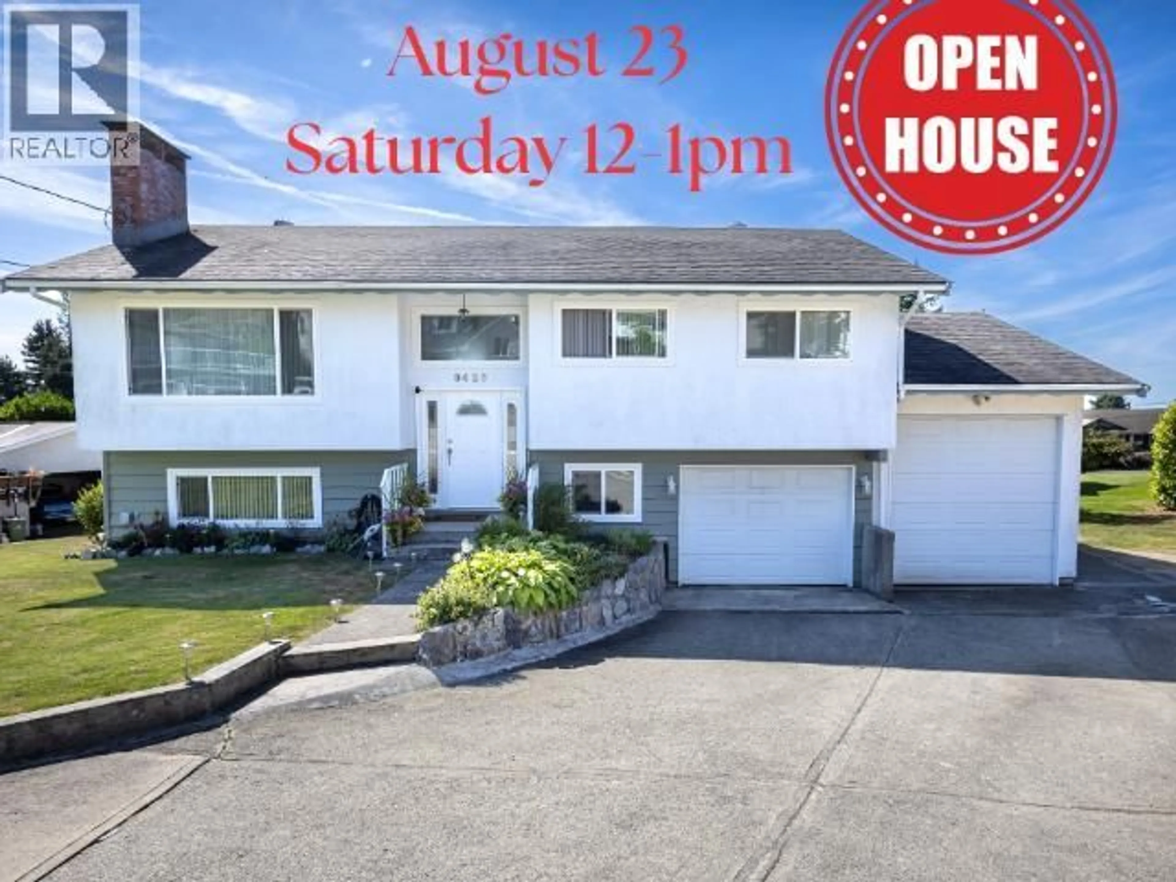 A pic from outside/outdoor area/front of a property/back of a property/a pic from drone, street for 3425 THURLOW PLACE, Powell River British Columbia V8A5G6