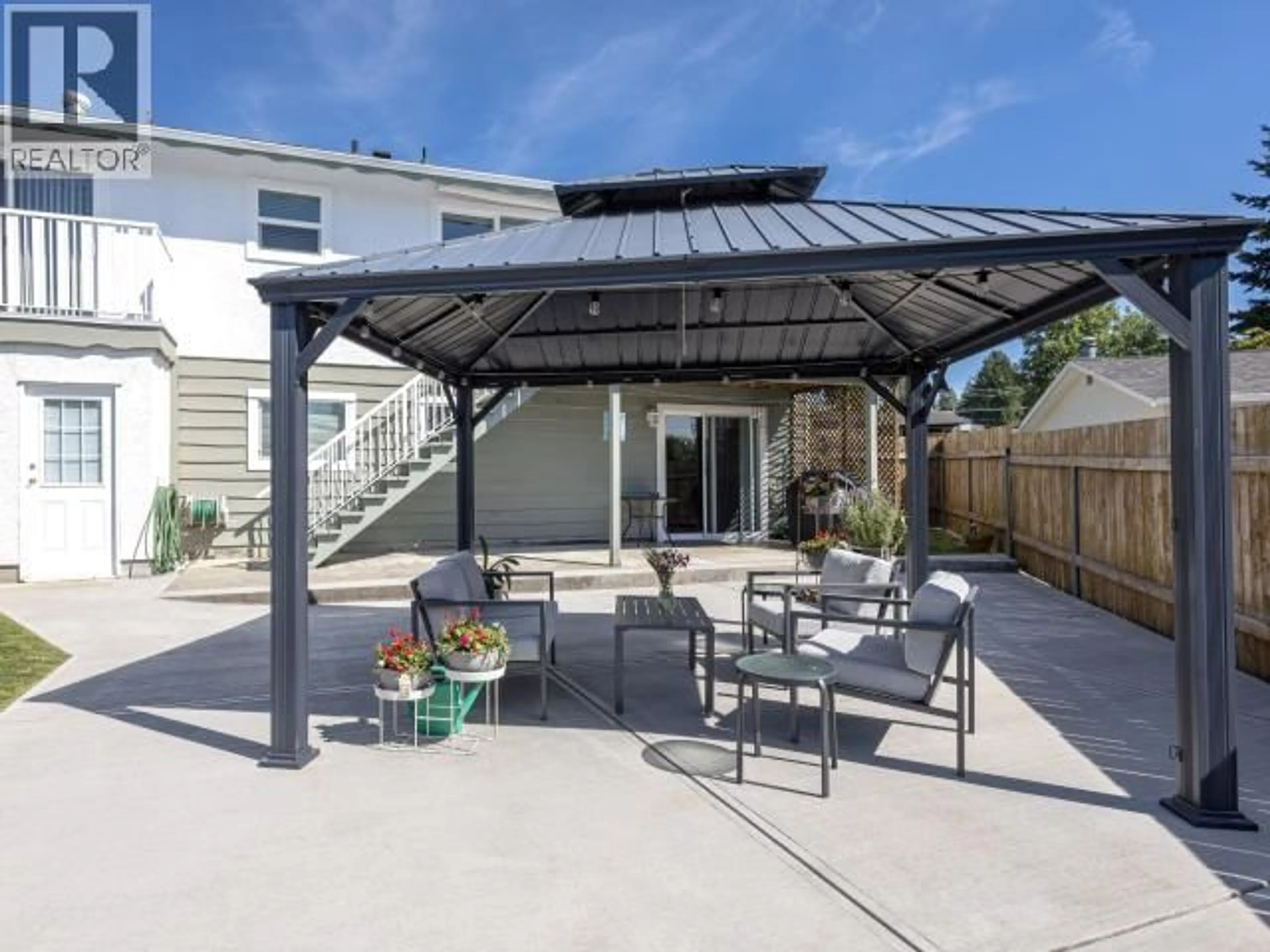 Patio, street for 3425 THURLOW PLACE, Powell River British Columbia V8A5G6