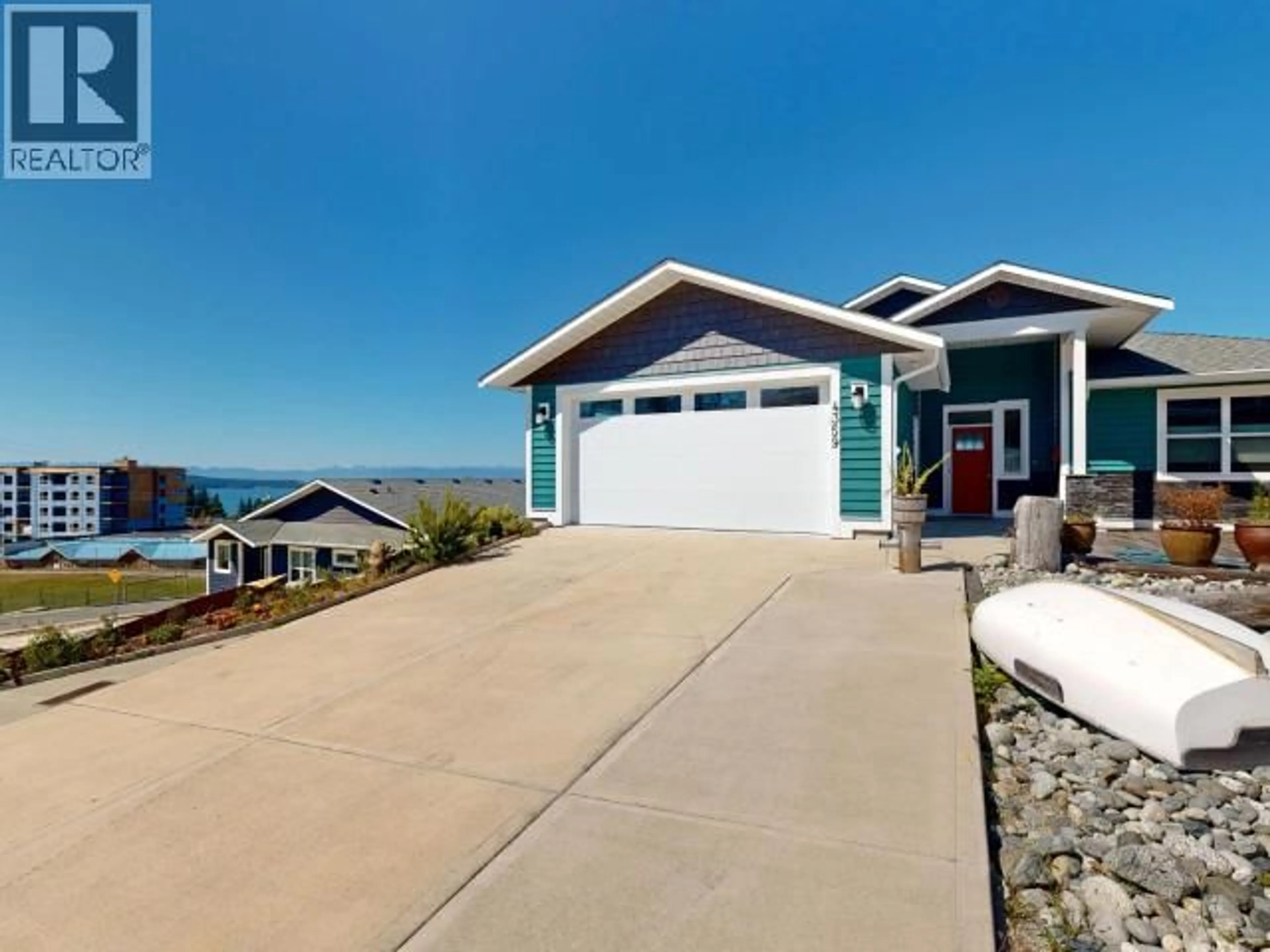 Home with vinyl exterior material, water/lake/river/ocean view for 4359 QUEBEC AVE, Powell River British Columbia