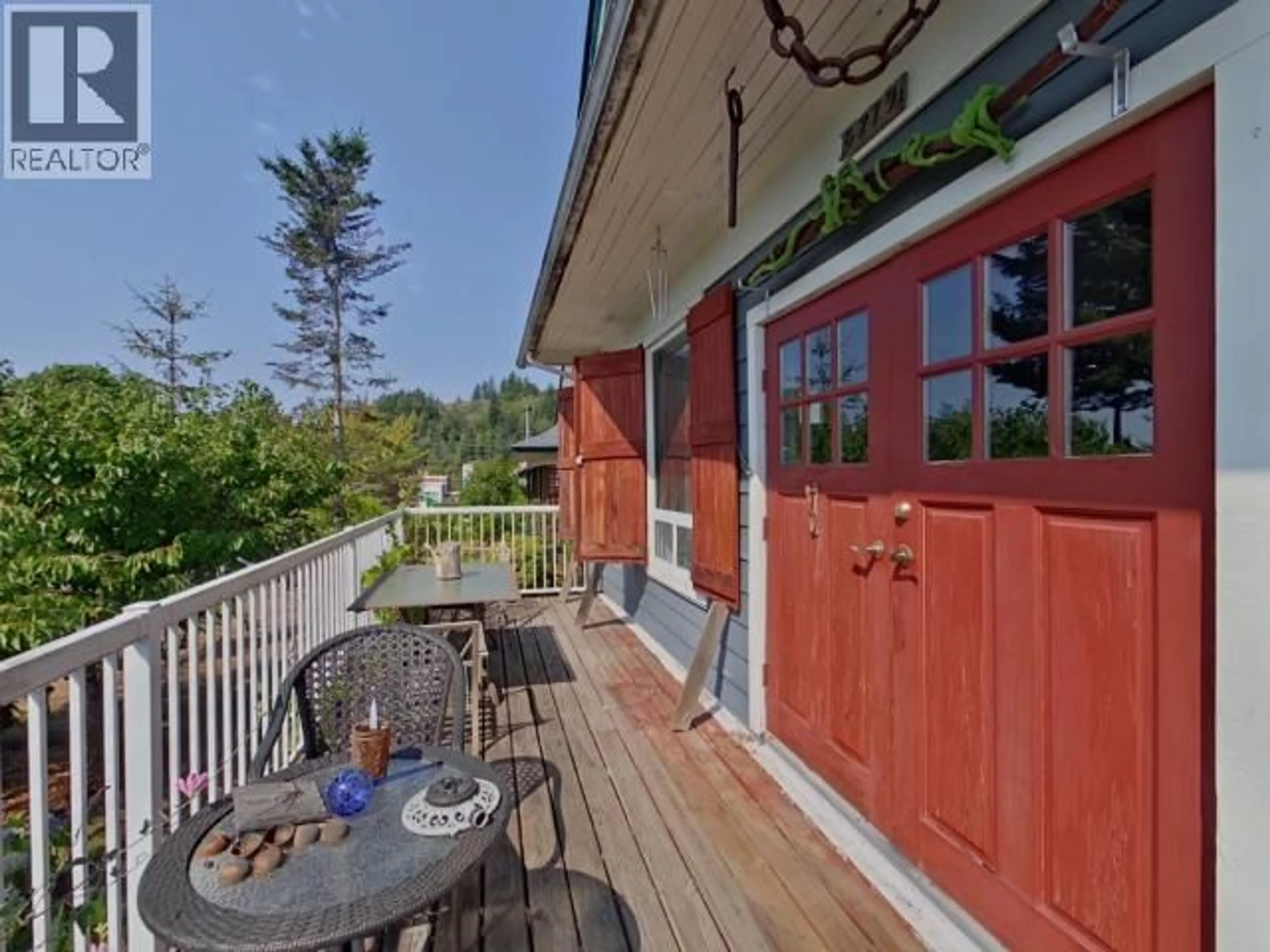 Patio, street for 6279 SYCAMORE STREET, Powell River British Columbia V8A4K8