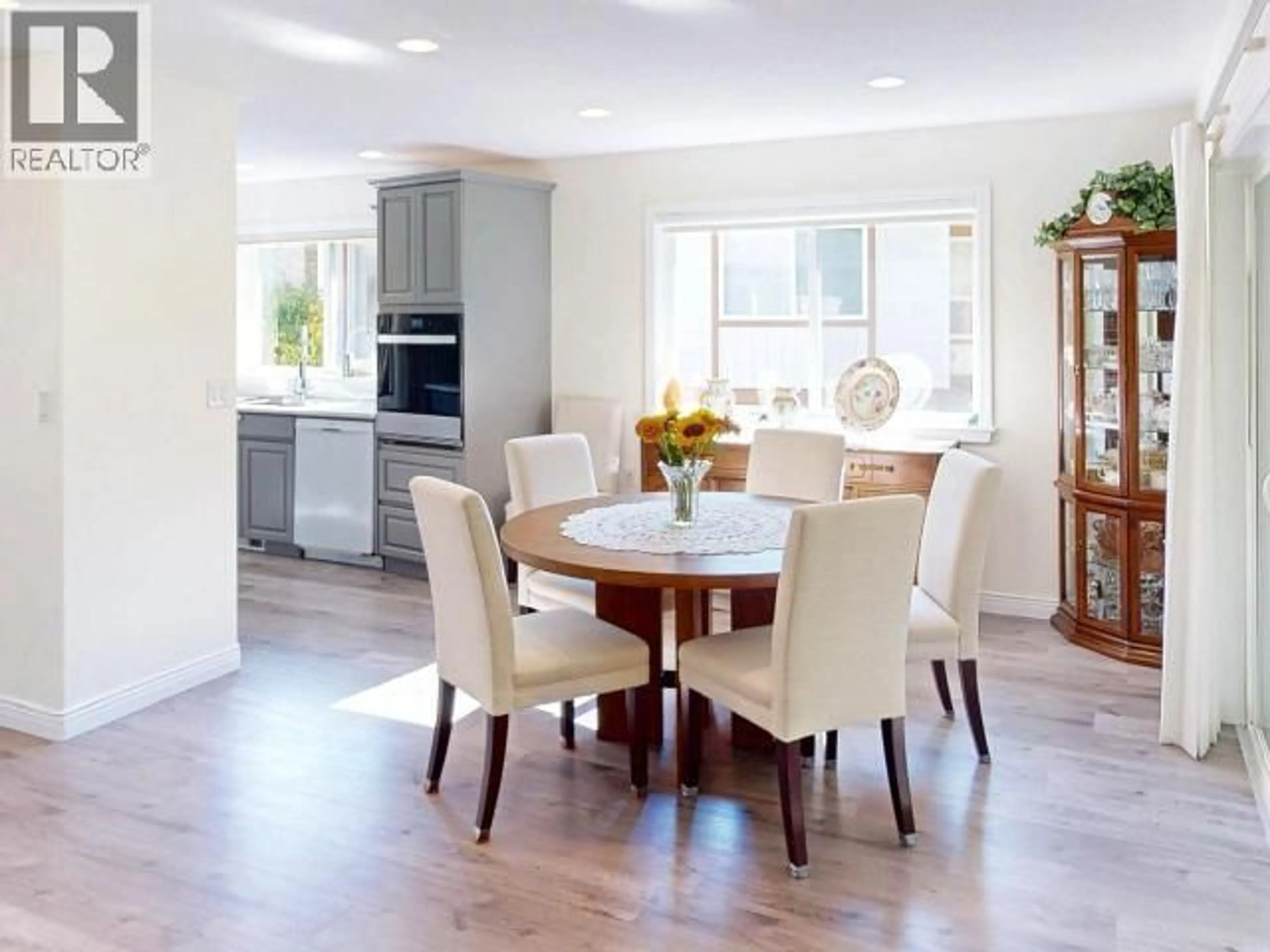 Open concept kitchen, unknown for 5 - 4897 ONTARIO AVE, Powell River British Columbia V8A5T7
