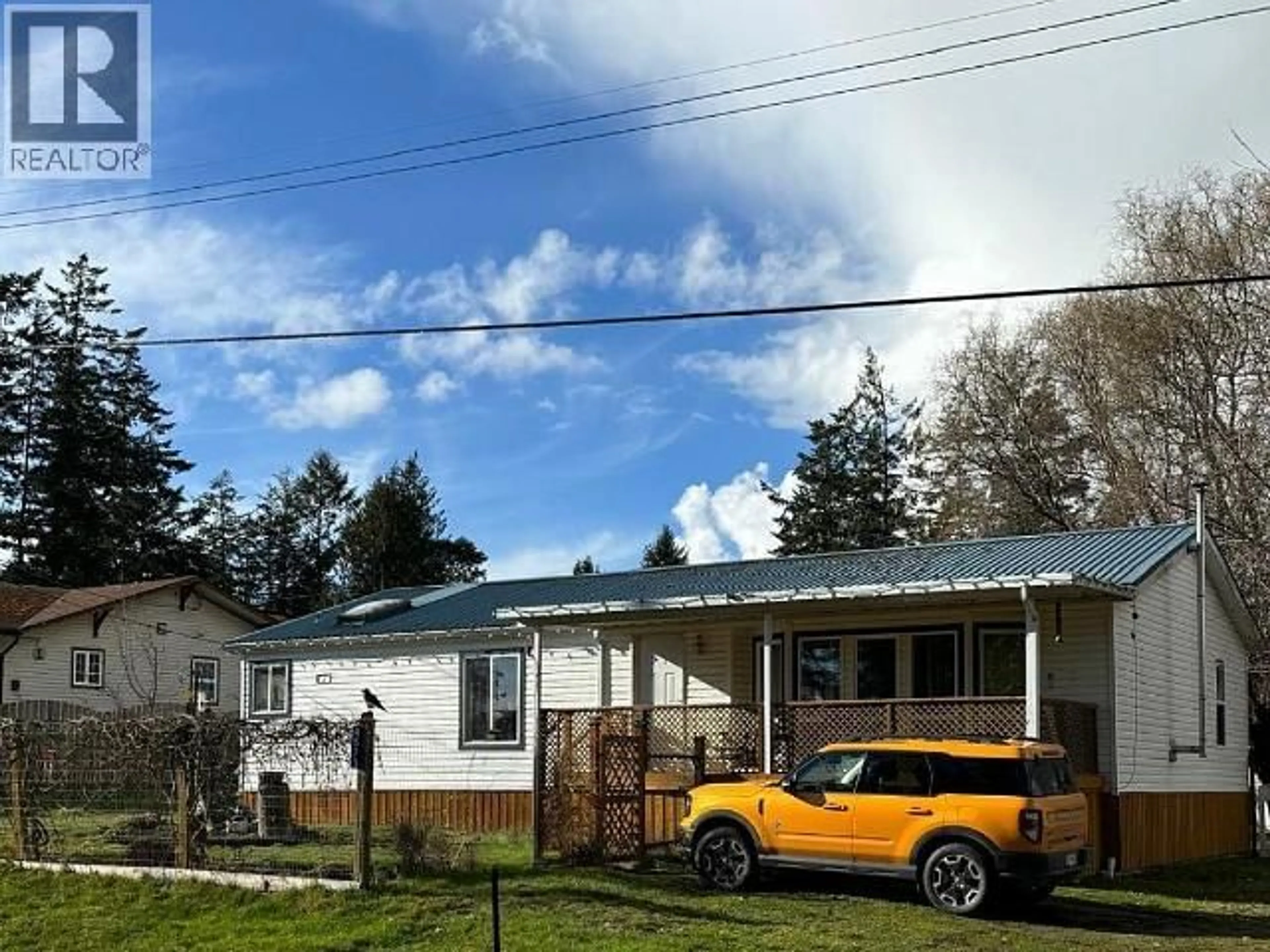 Home with vinyl exterior material, street for 4573 SANDERSON ROAD, Texada Island British Columbia V0N3K0