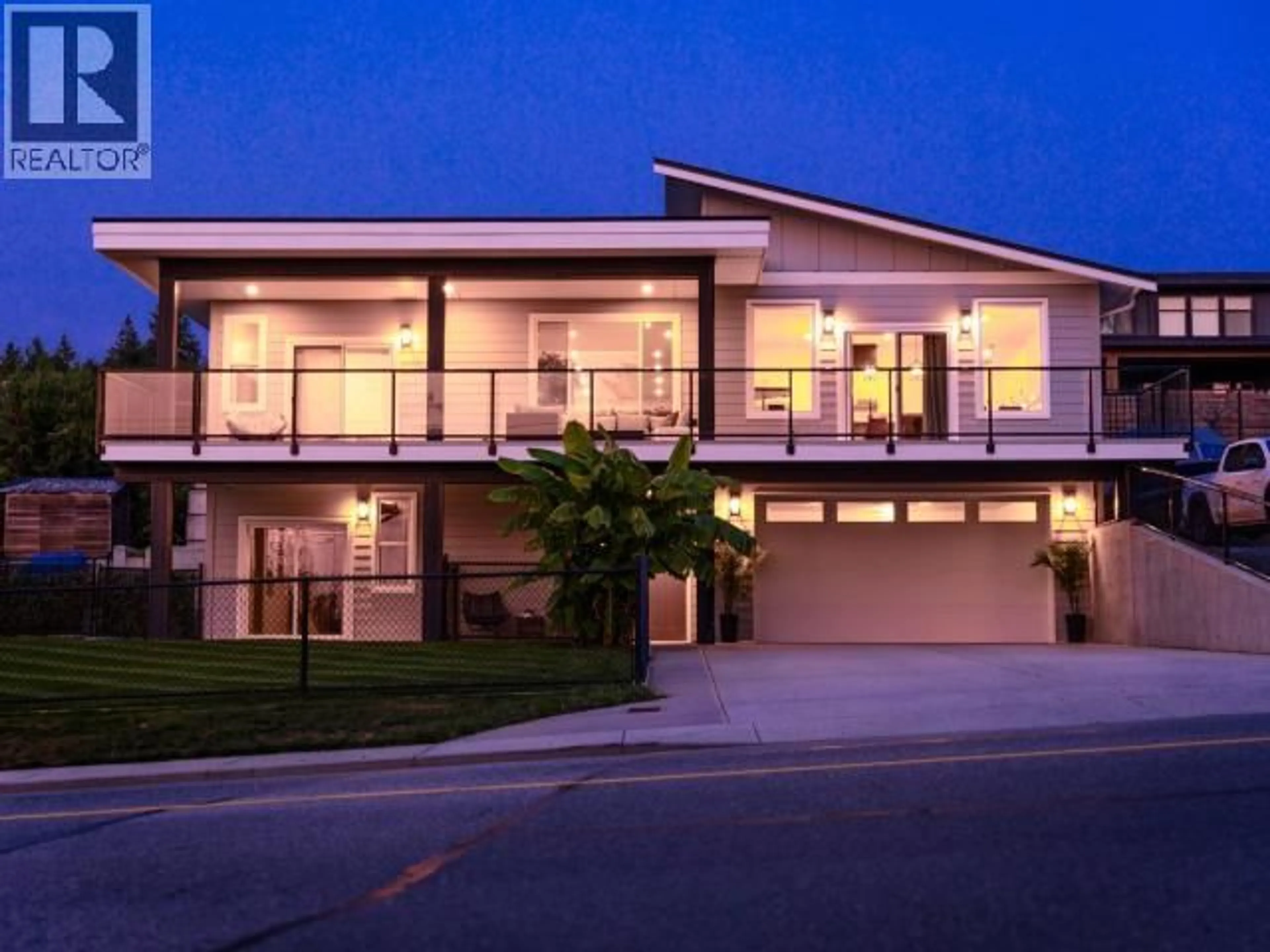Home with vinyl exterior material, street for 3558 JOYCE AVE, Powell River British Columbia V8A2Y5