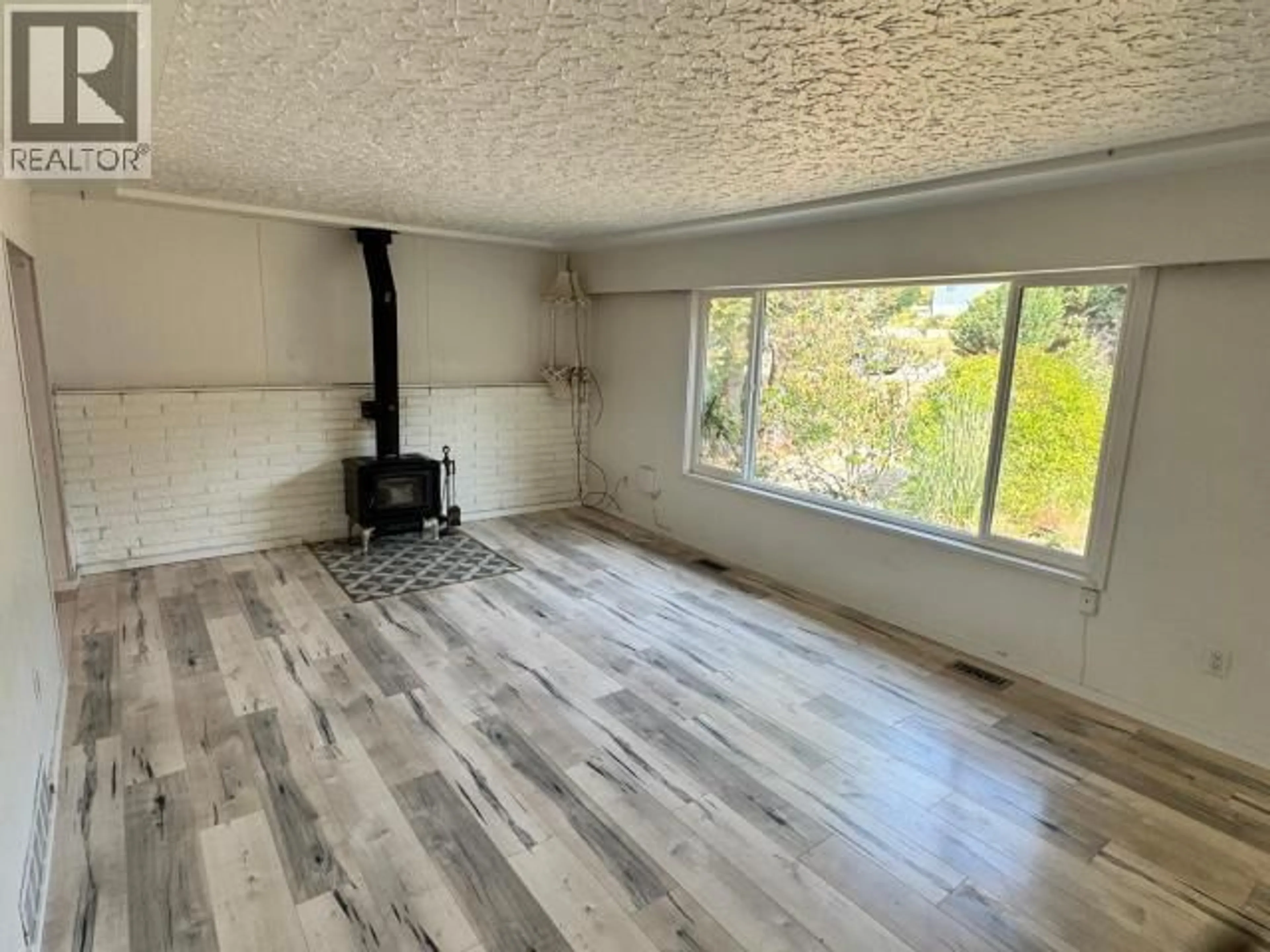 A pic of a room for 4635 FERNWOOD AVE, Powell River British Columbia