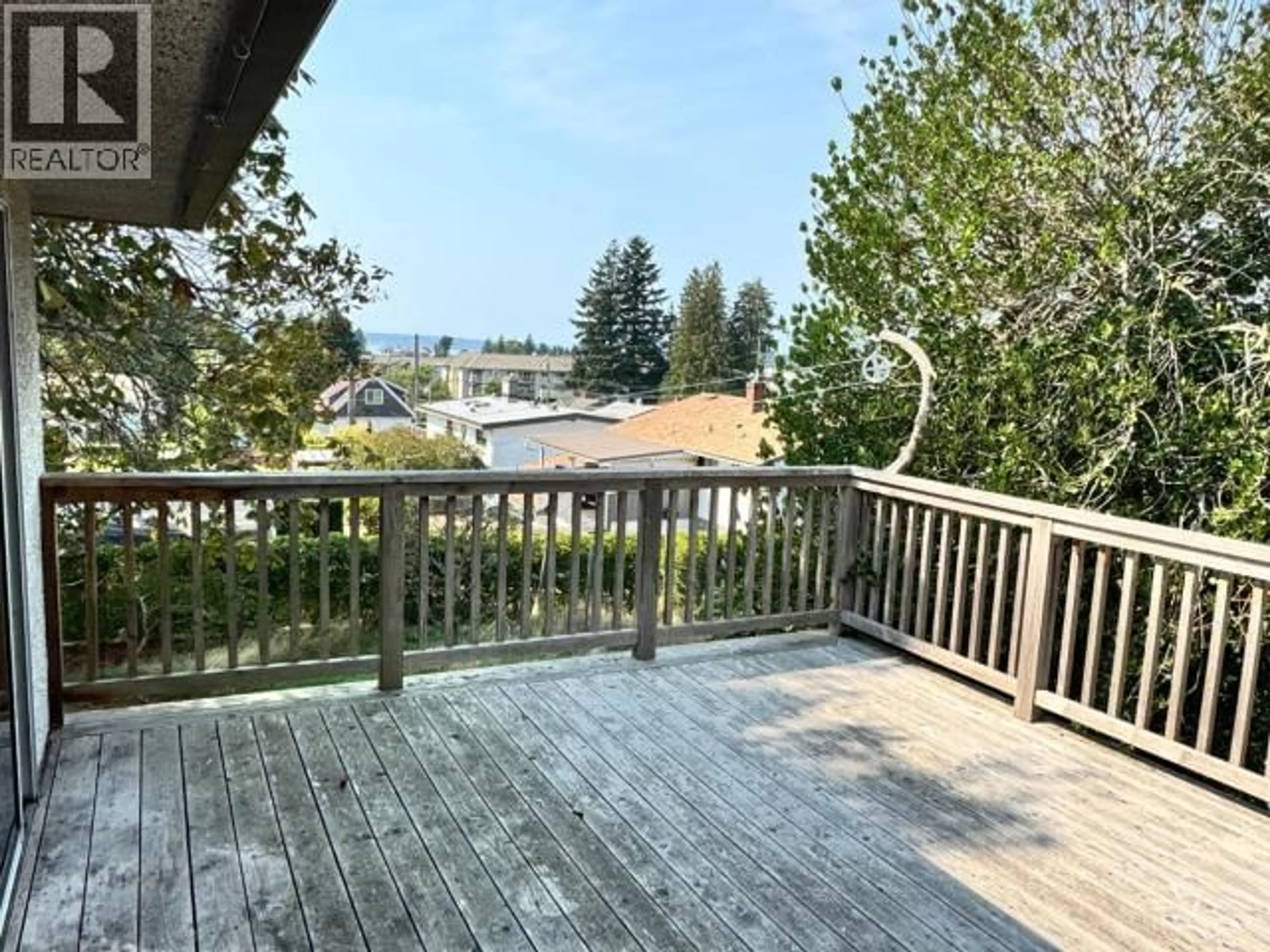 Patio, water/lake/river/ocean view for 4635 FERNWOOD AVE, Powell River British Columbia