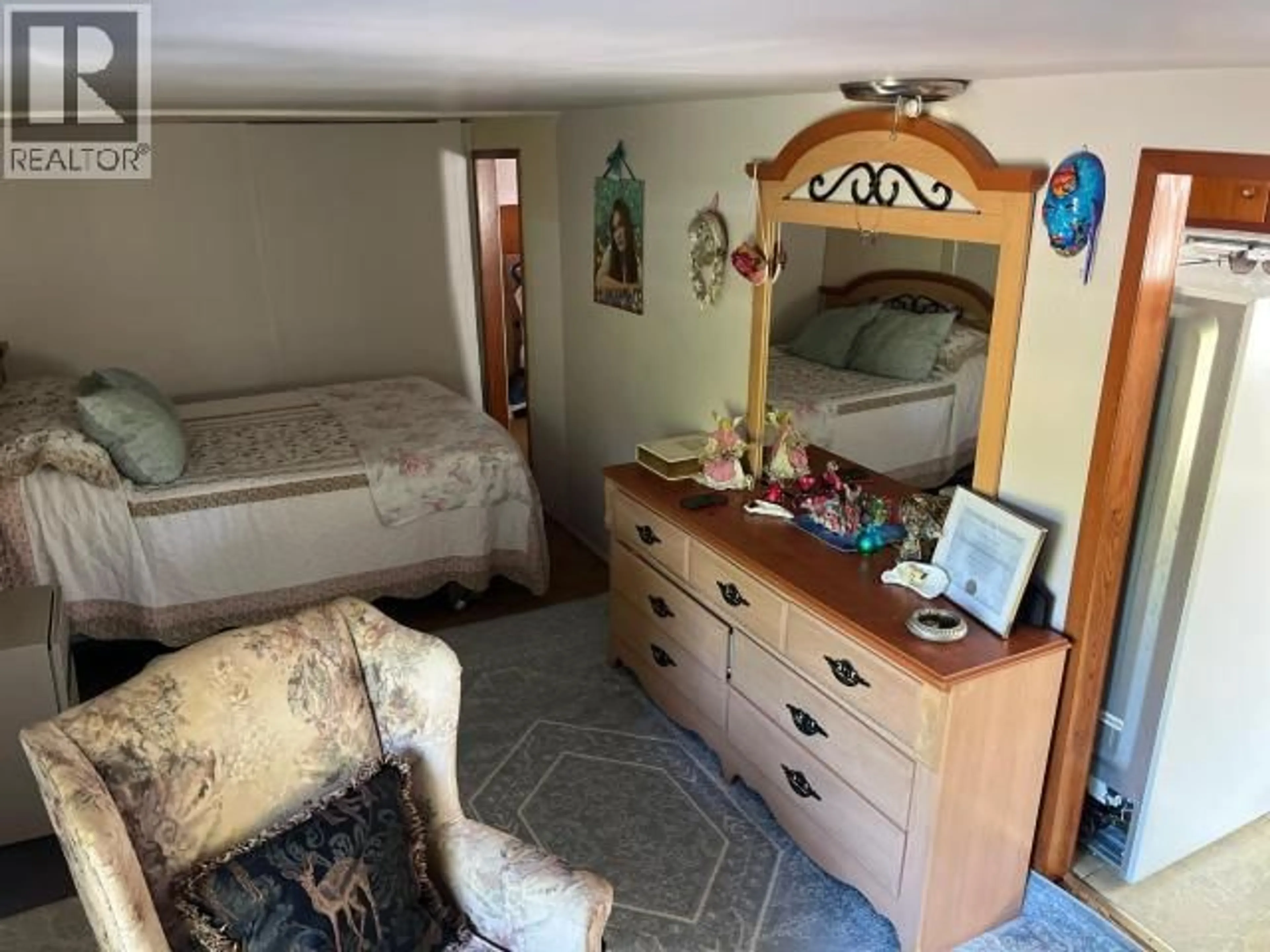 A pic of a room for 52 - 5455 BORDEN PLACE, Powell River British Columbia V8A3W1