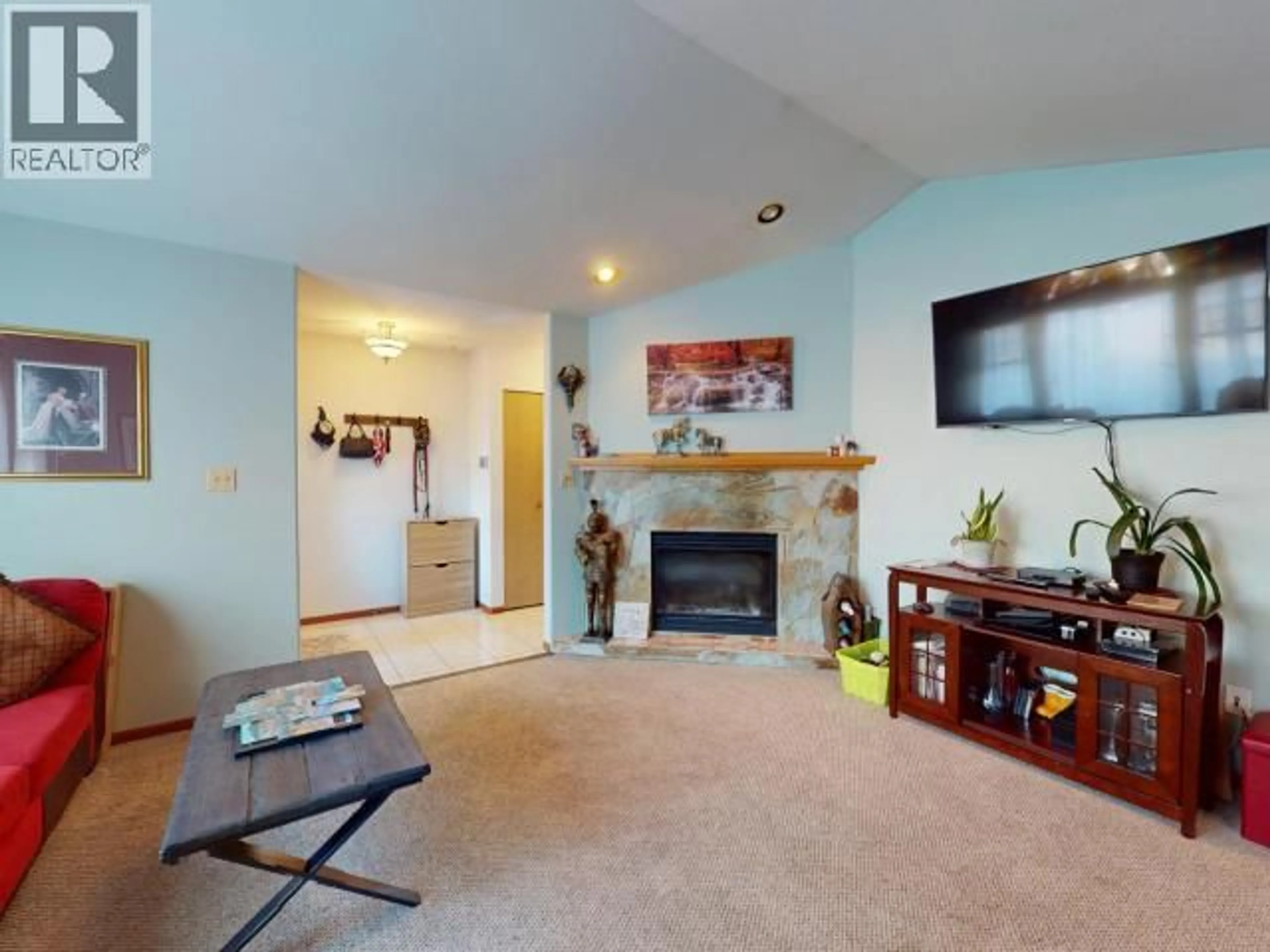 Living room with furniture, unknown for 4621 REDONDA AVE, Powell River British Columbia V8A3H5