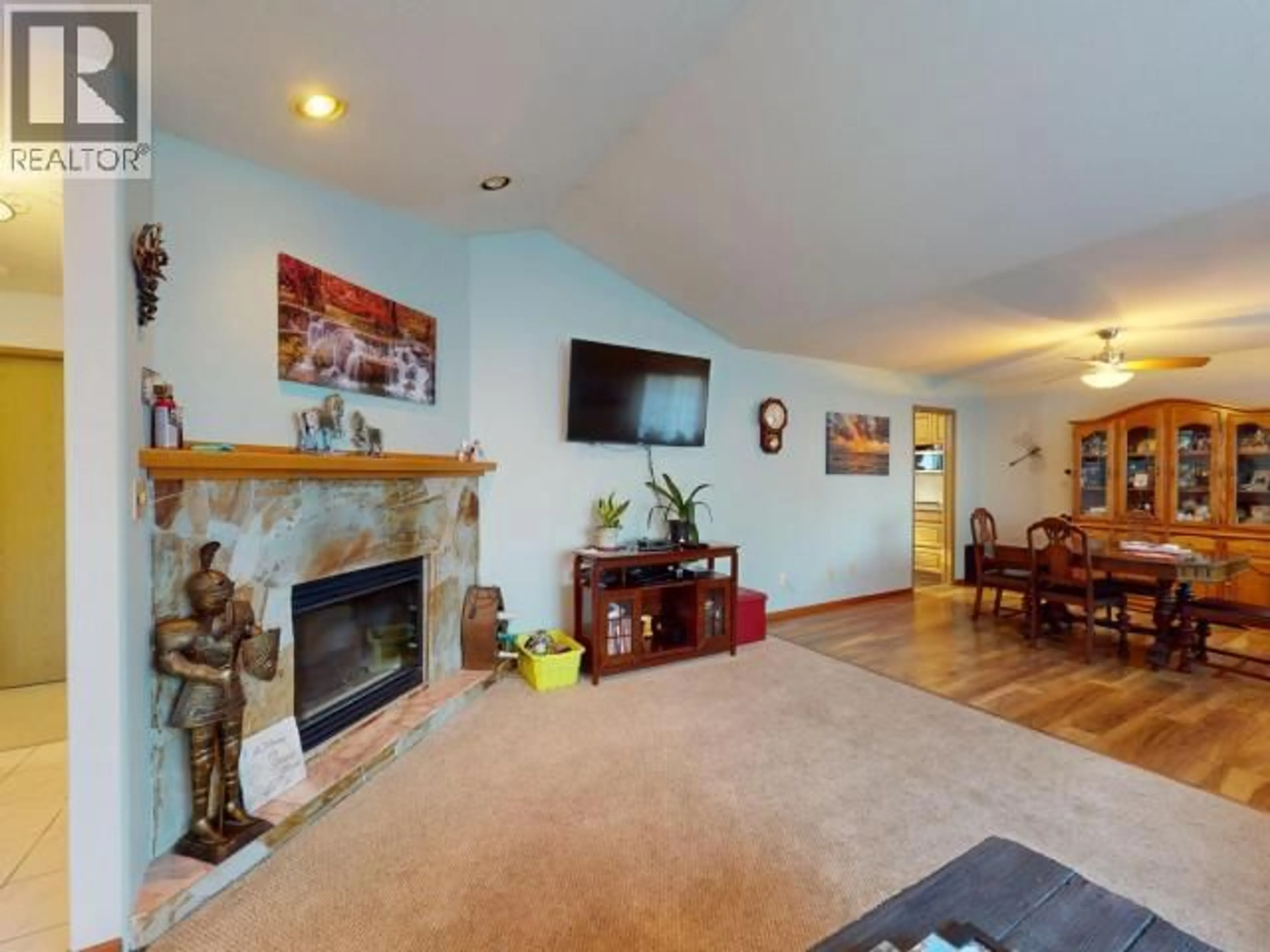 Living room with furniture, unknown for 4621 REDONDA AVE, Powell River British Columbia V8A3H5