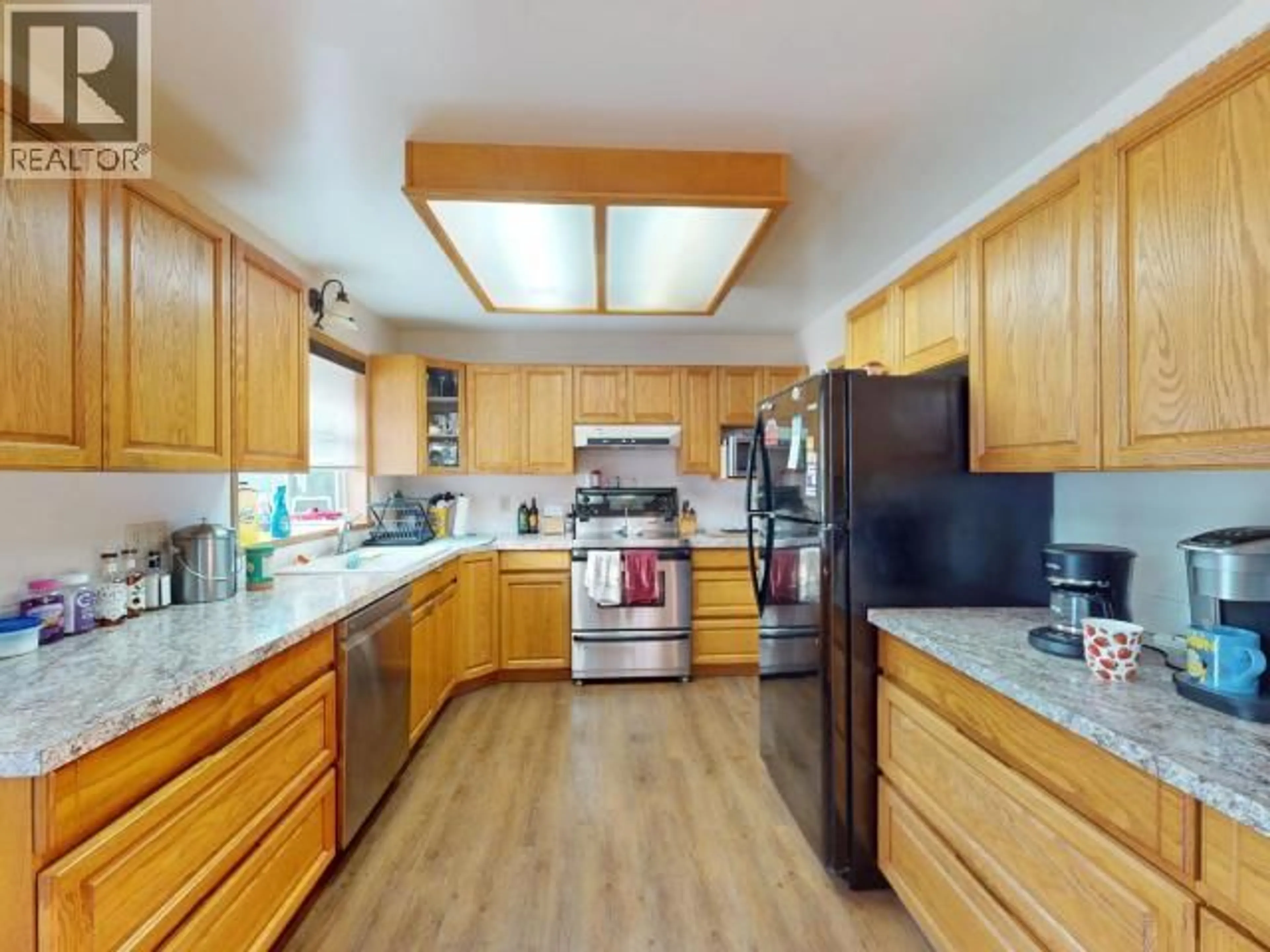 Open concept kitchen, unknown for 4621 REDONDA AVE, Powell River British Columbia V8A3H5