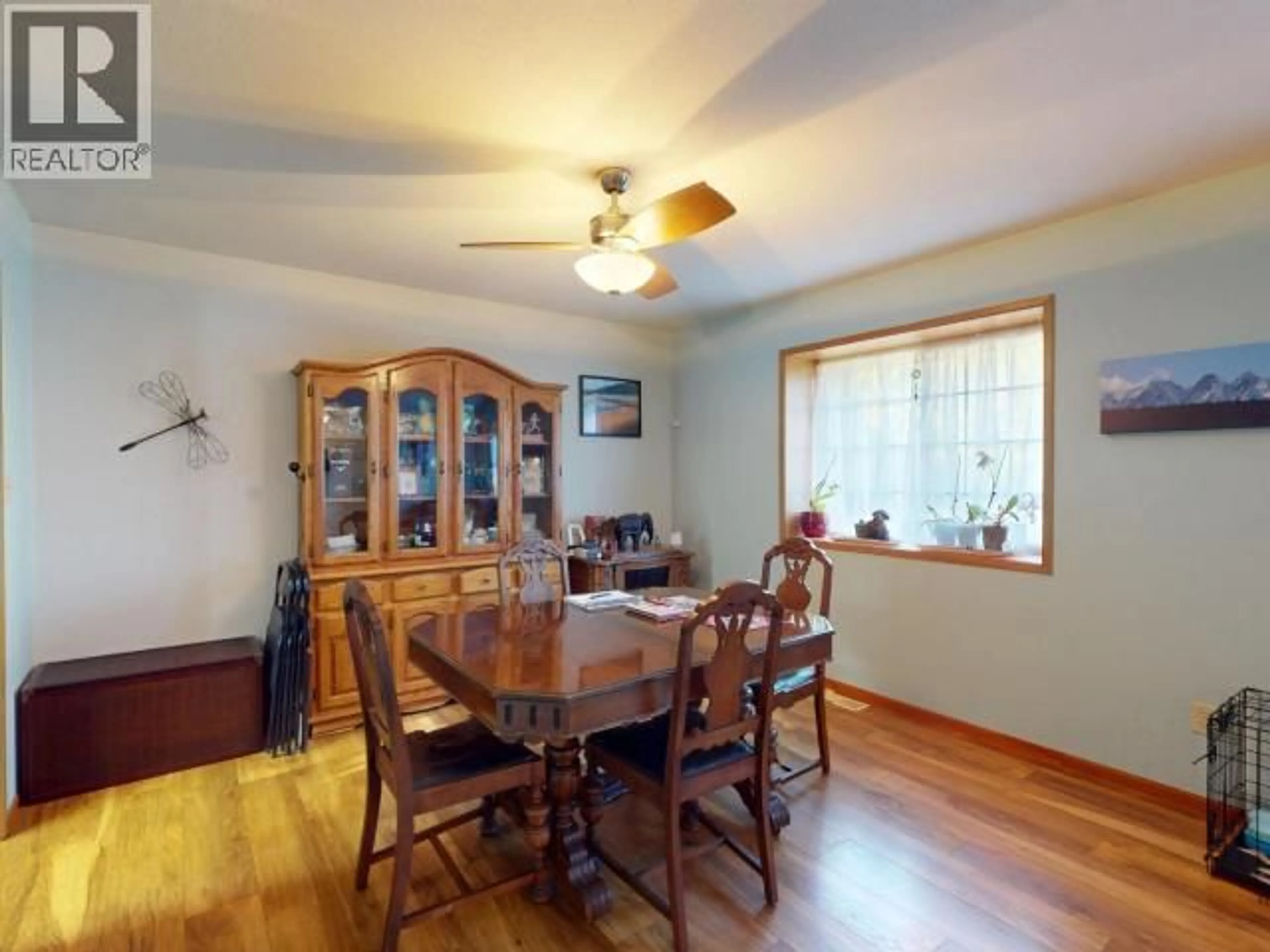 Dining room, wood/laminate floor for 4621 REDONDA AVE, Powell River British Columbia V8A3H5