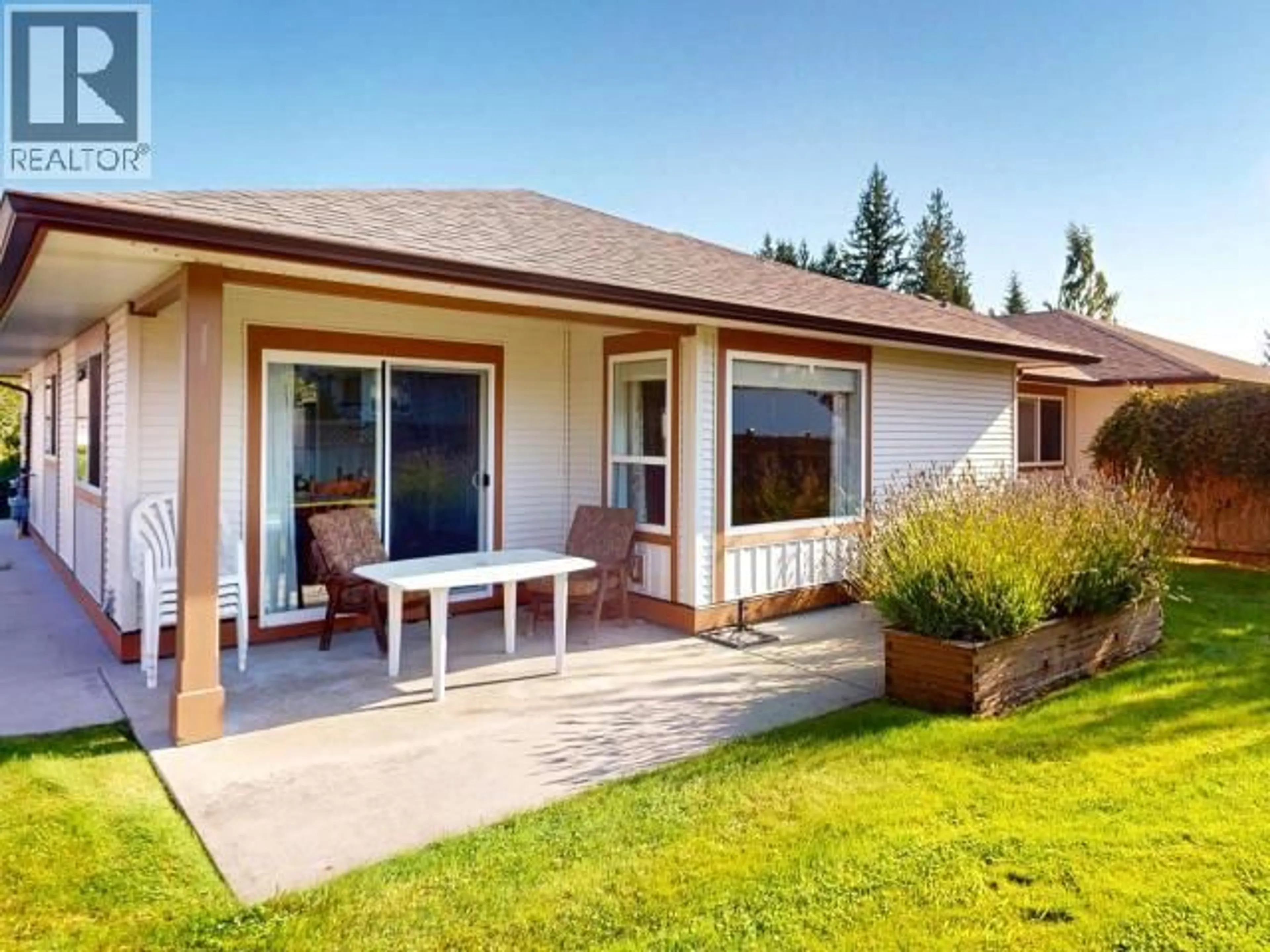 Home with vinyl exterior material, unknown for 12-4897 ONTARIO AVE, Powell River British Columbia V8A5T7