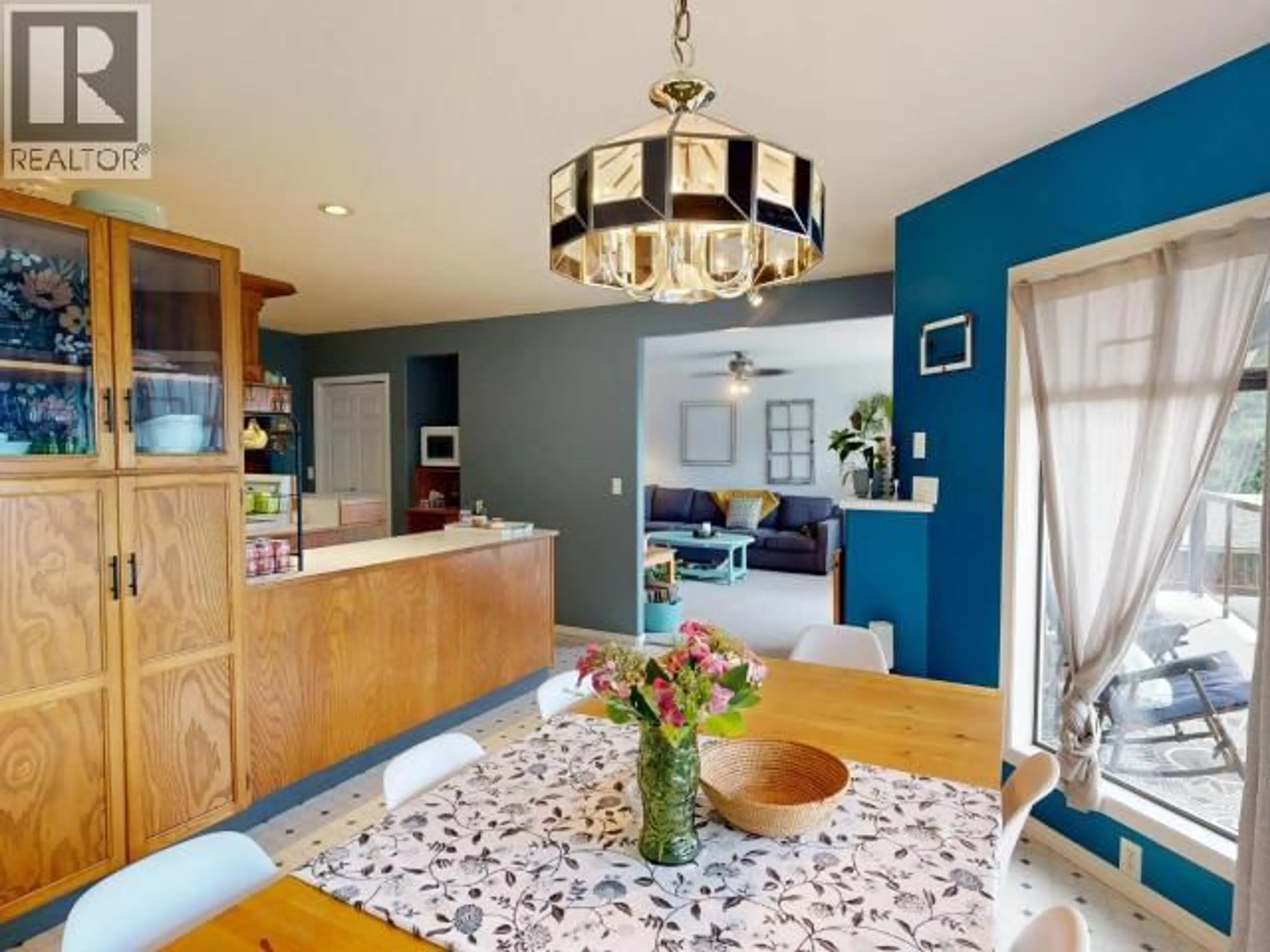 Open concept kitchen, unknown for 4739 HARVIE AVE, Powell River British Columbia V8A2P4