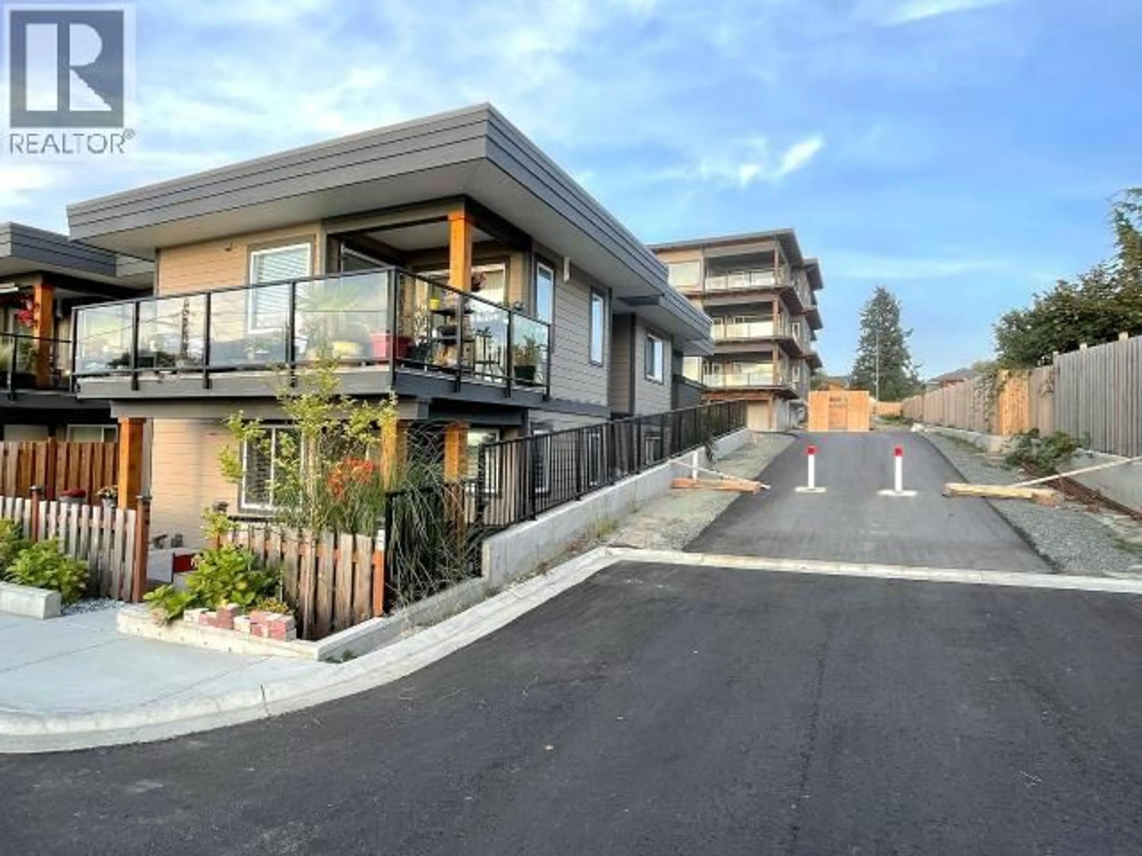 Patio, street for B4 - 6900 BURNABY STREET, Powell River British Columbia