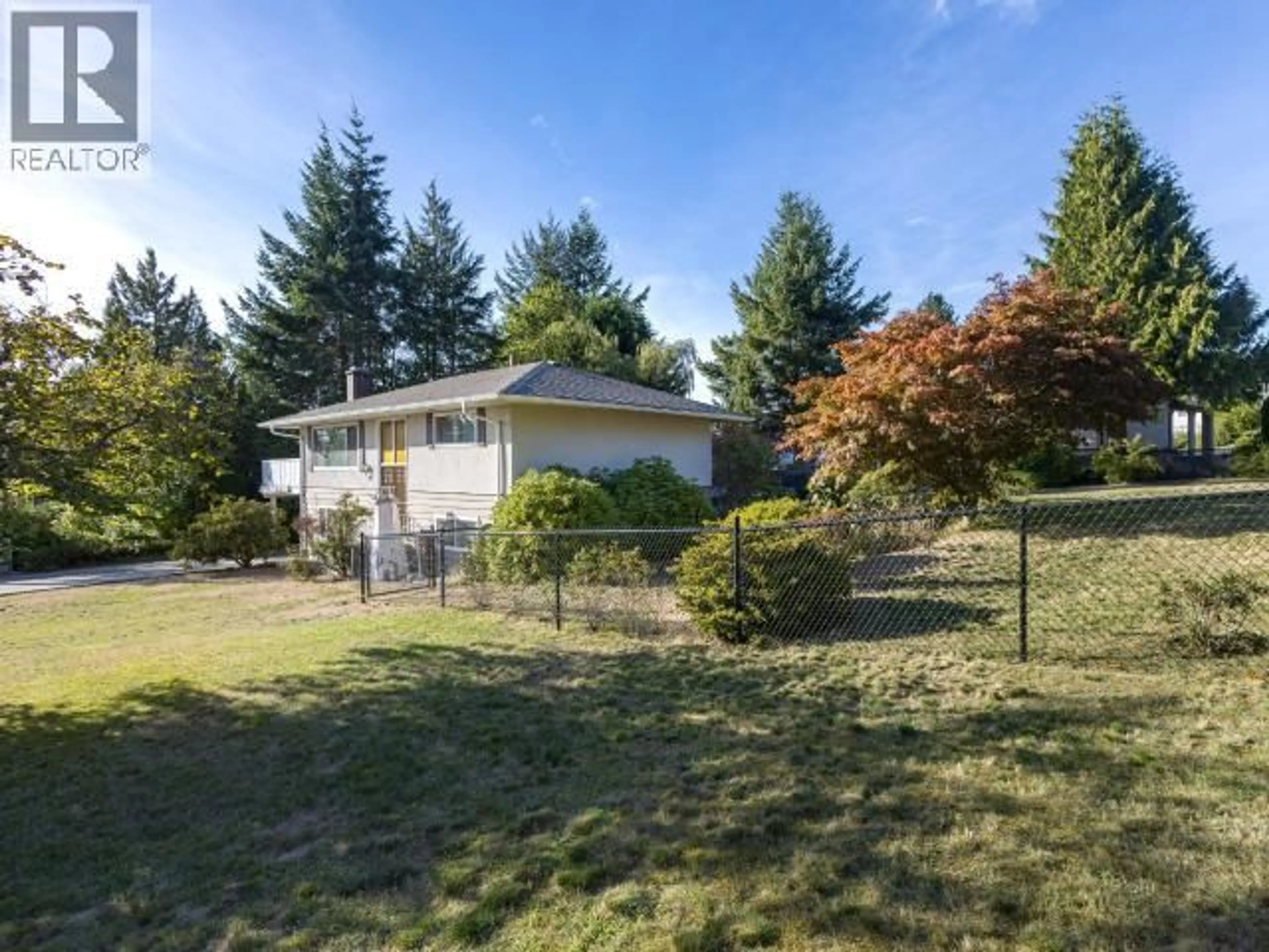 A pic from outside/outdoor area/front of a property/back of a property/a pic from drone, unknown for 7117 TAHSIS STREET, Powell River British Columbia V8A1G6