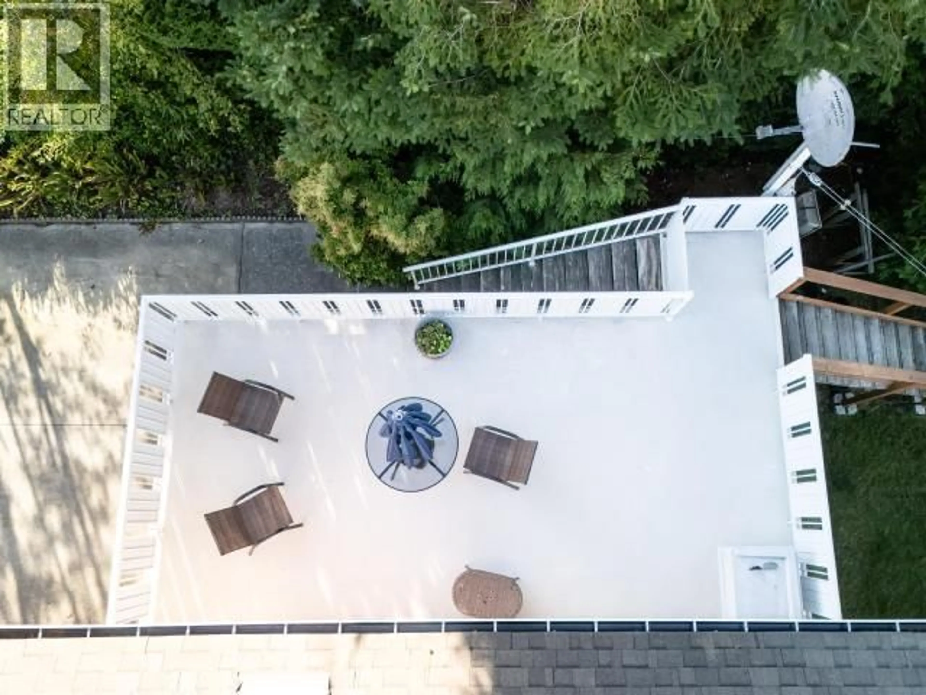 A pic from outside/outdoor area/front of a property/back of a property/a pic from drone, unknown for 7117 TAHSIS STREET, Powell River British Columbia V8A1G6