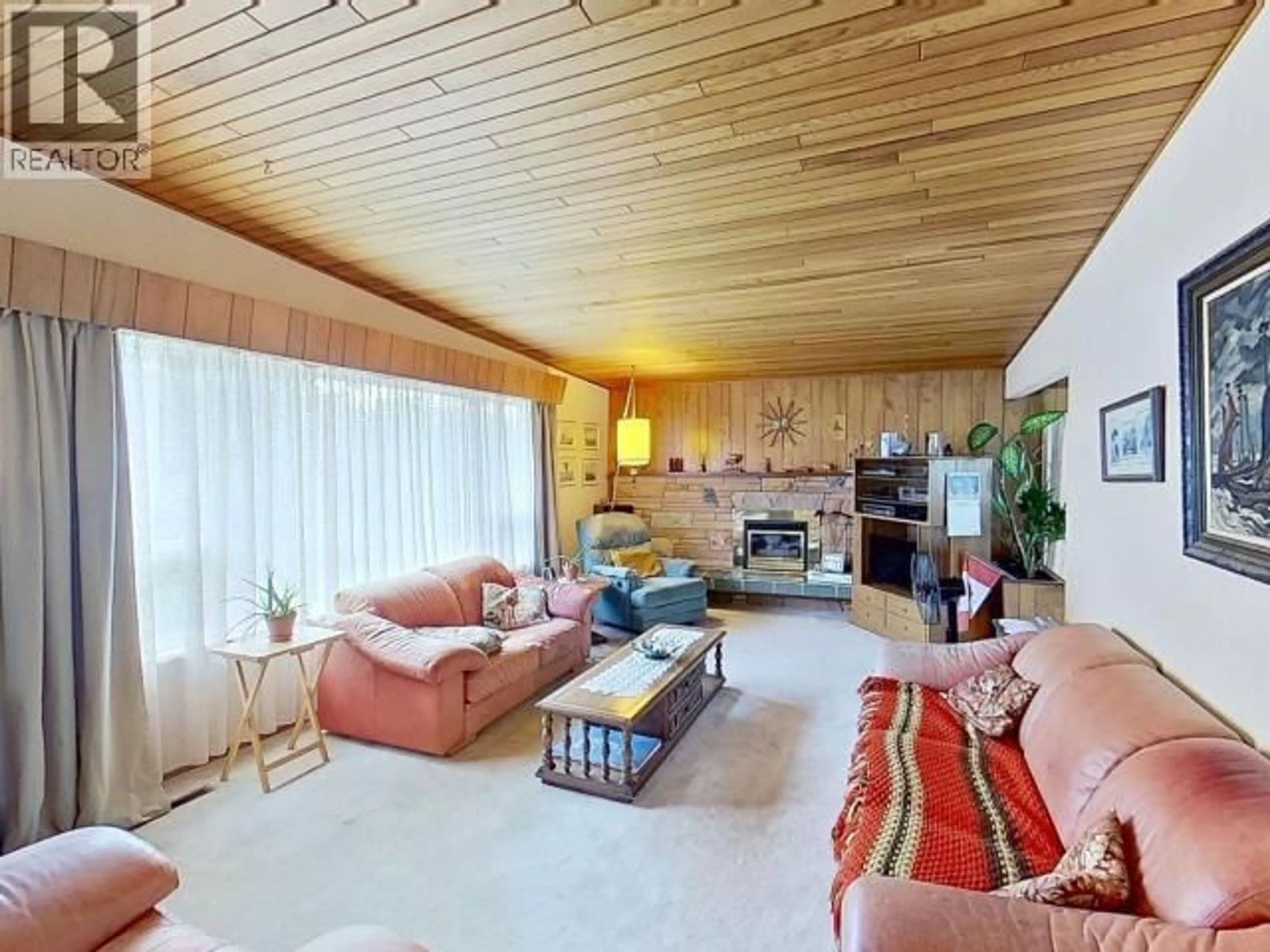 Living room with furniture, unknown for 7199 THUNDER BAY STREET, Powell River British Columbia
