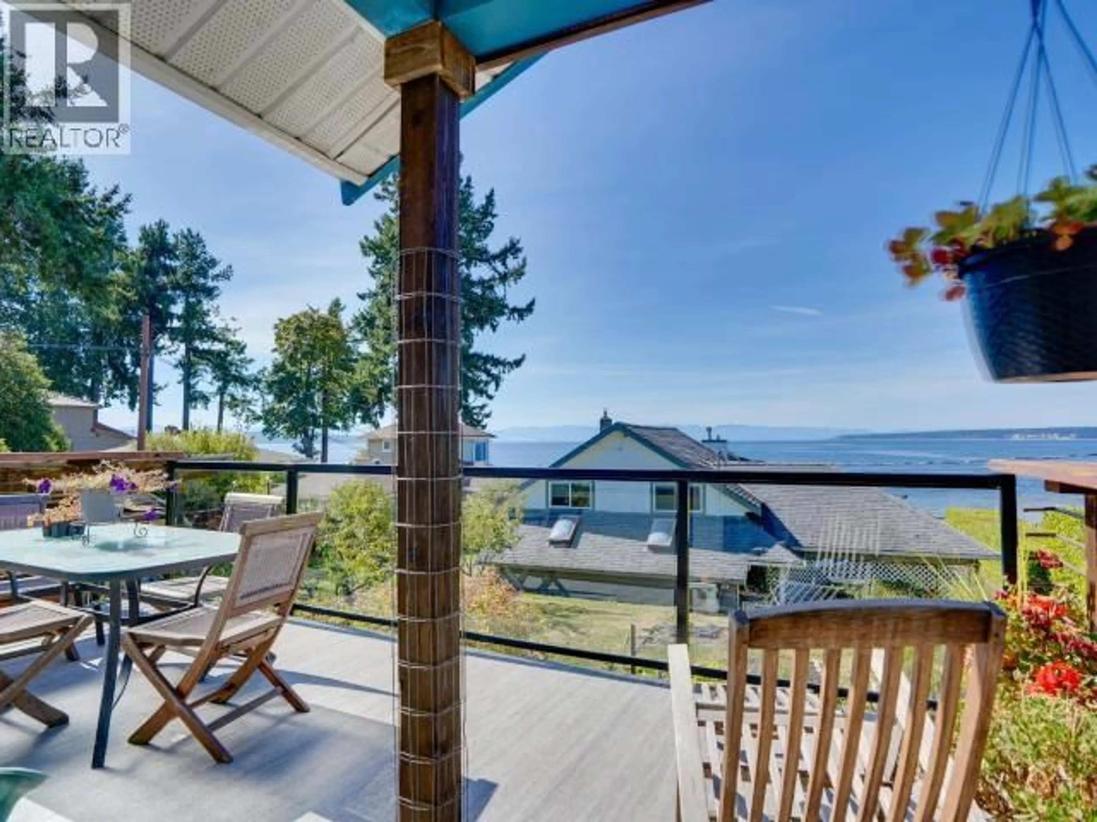 Patio, water/lake/river/ocean view for 4645 WILLINGDON AVE, Powell River British Columbia V8A2N1