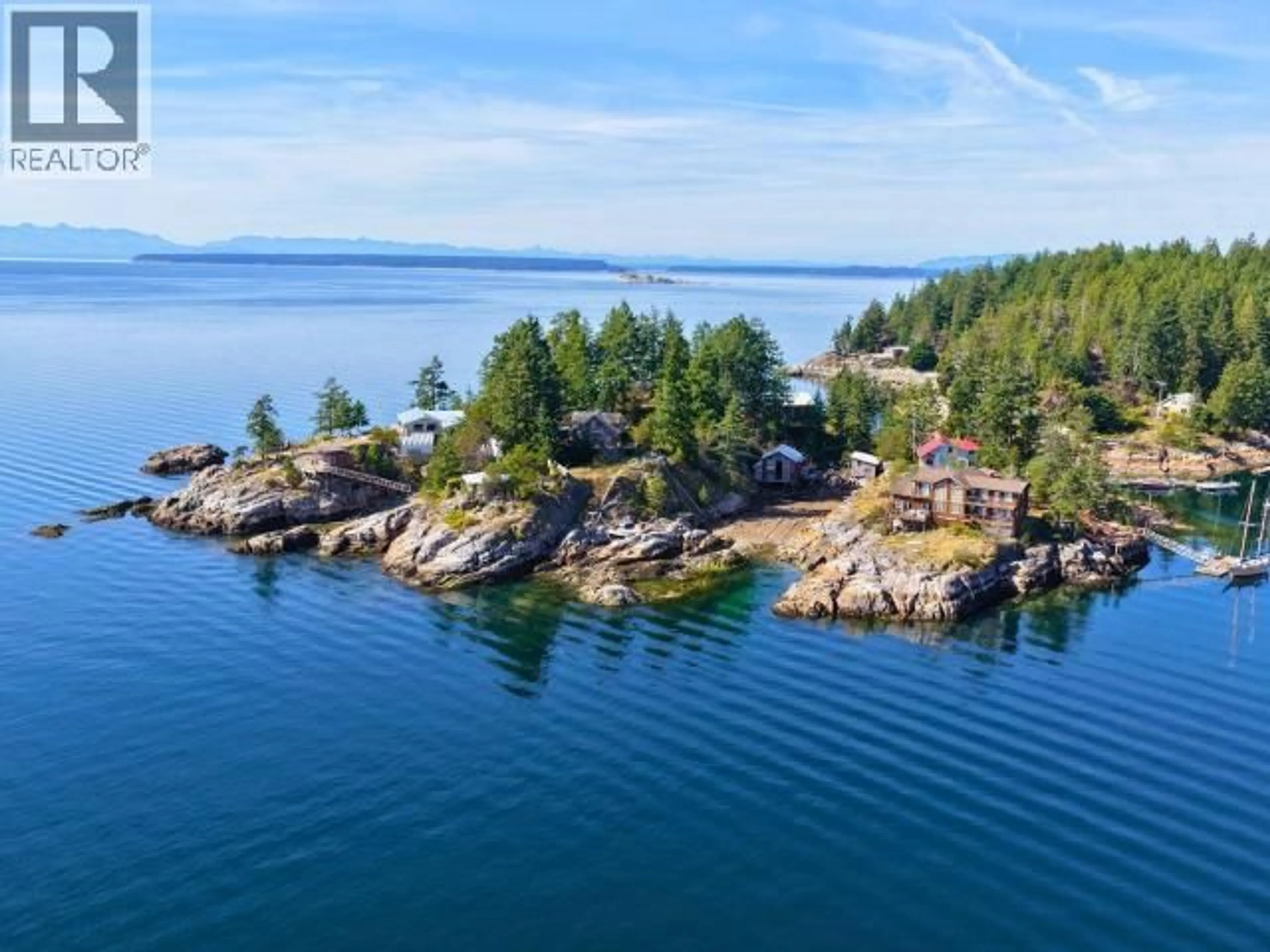 A pic from outside/outdoor area/front of a property/back of a property/a pic from drone, water/lake/river/ocean view for 9836 SEVILLA ISLAND, Powell River British Columbia V0N2G0