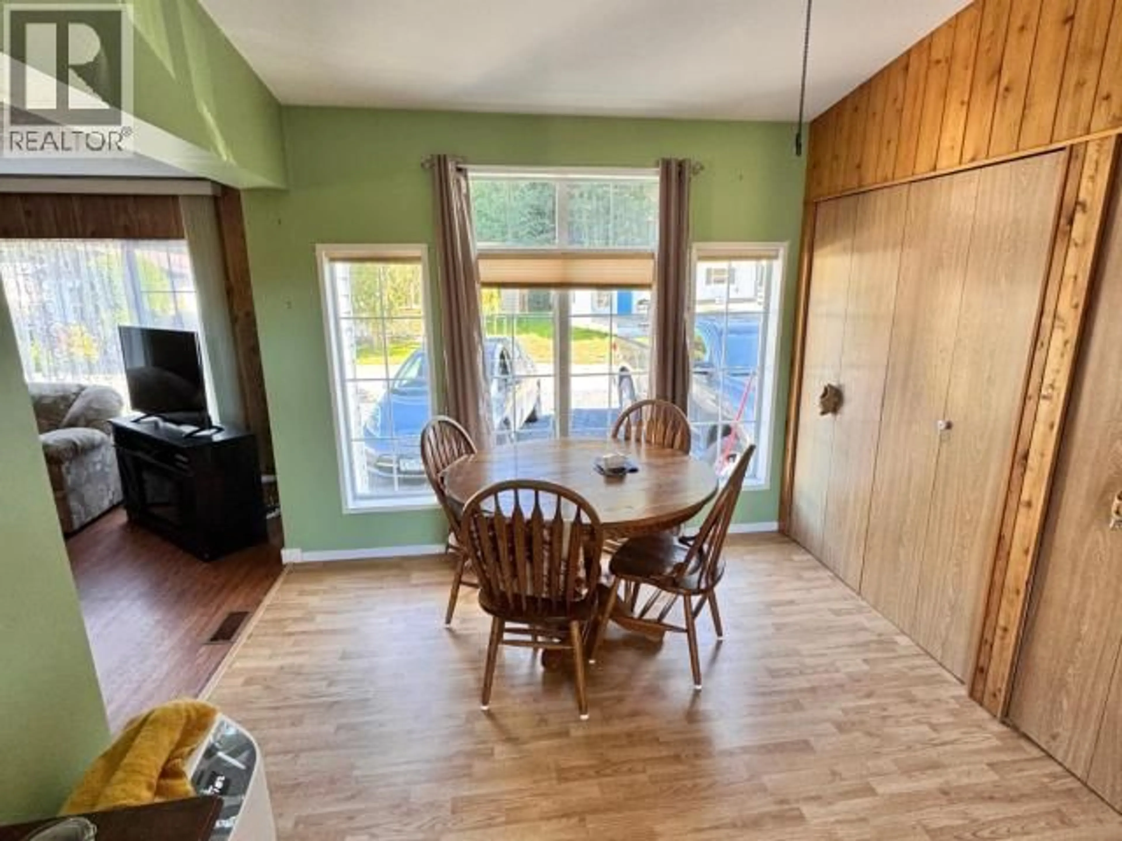 Dining room, wood/laminate floor for 62-4500 CLARIDGE ROAD, Powell River British Columbia