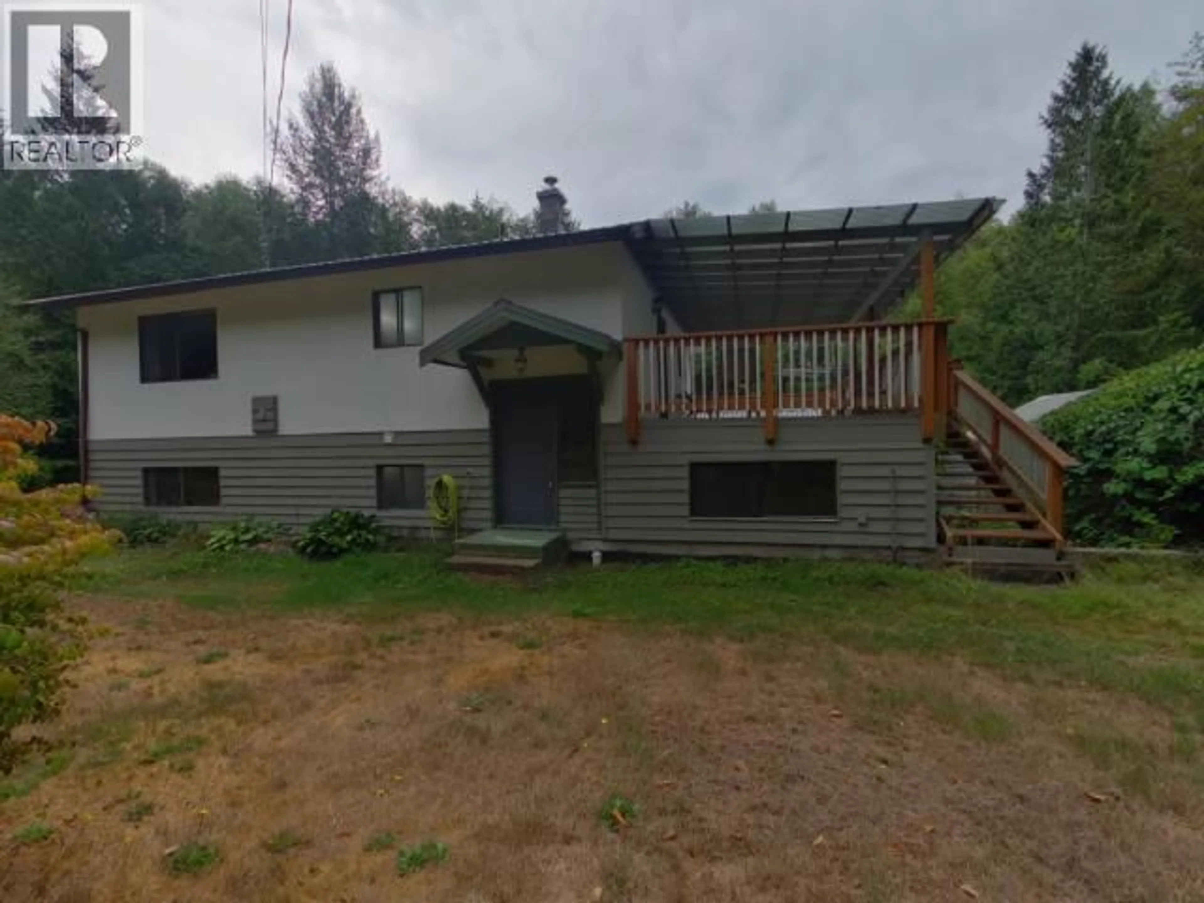 A pic from outside/outdoor area/front of a property/back of a property/a pic from drone, unknown for 4849 TOMKINSON ROAD, Powell River British Columbia V8A0C5