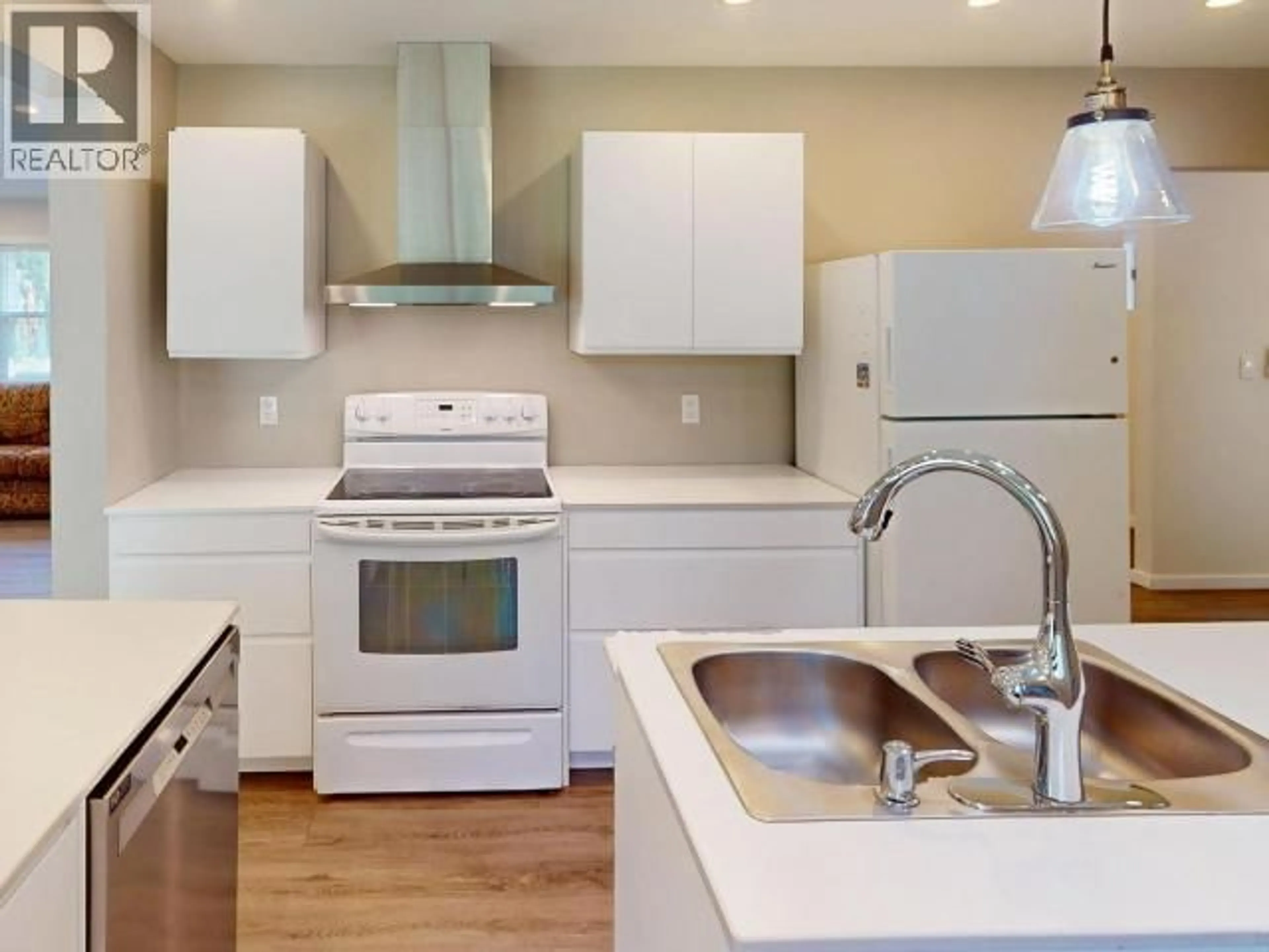 Open concept kitchen, unknown for 7349 WILDE ROAD, Powell River British Columbia V8A0C5
