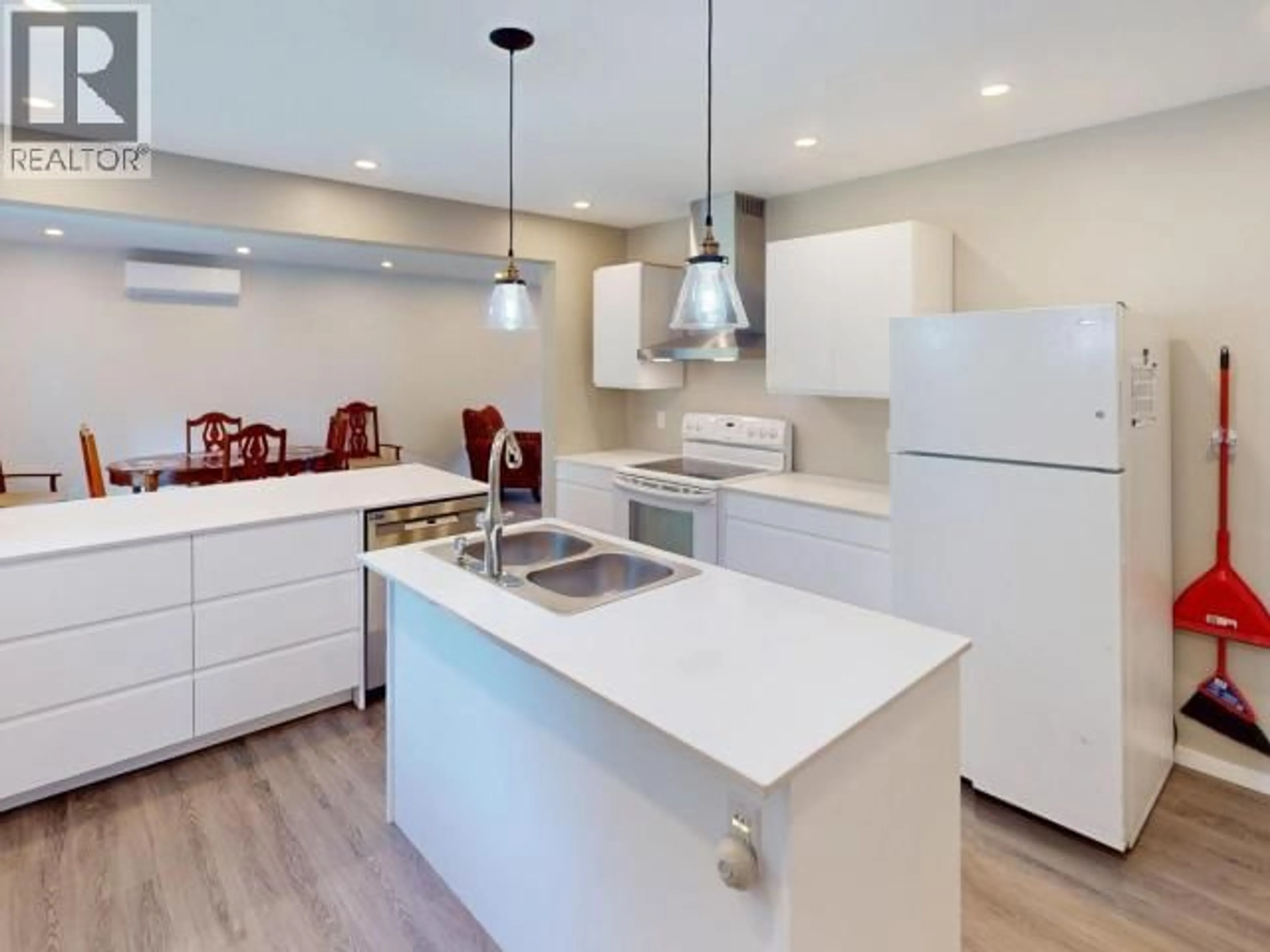 Open concept kitchen, unknown for 7349 WILDE ROAD, Powell River British Columbia V8A0C5