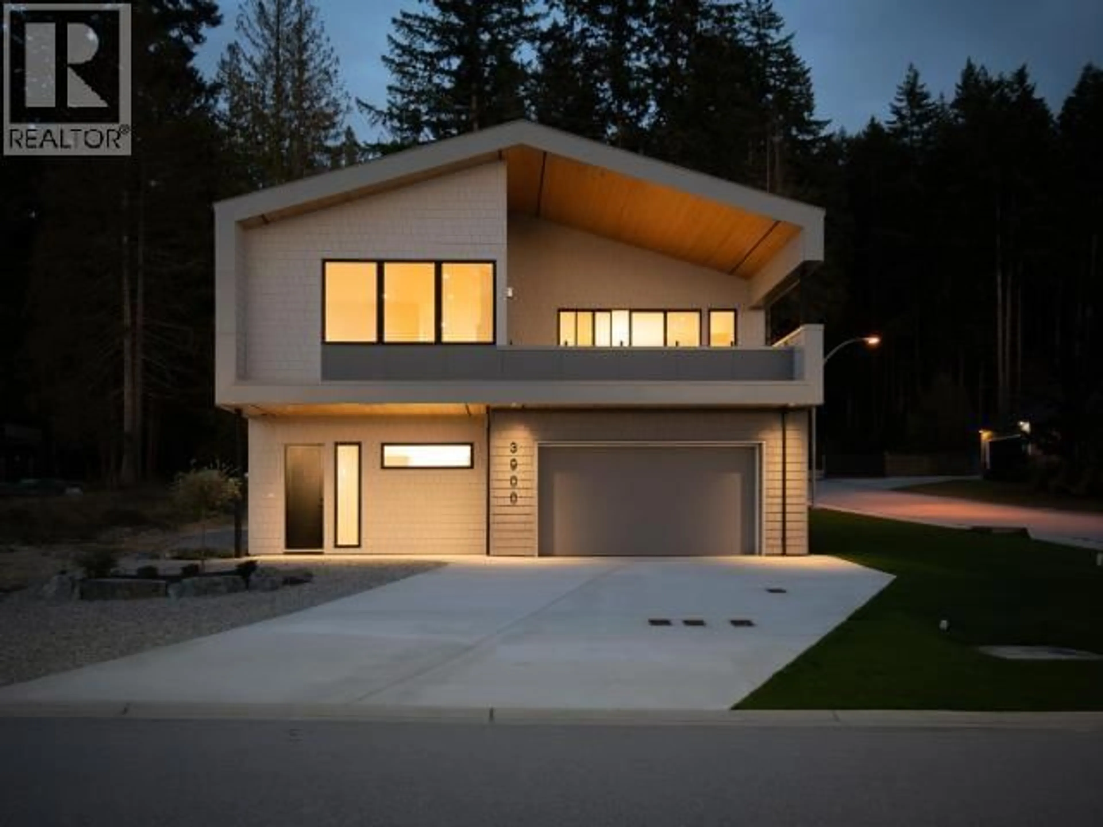 Home with vinyl exterior material, street for 3900 EAGLE RIDGE PLACE, Powell River British Columbia V8A0A7