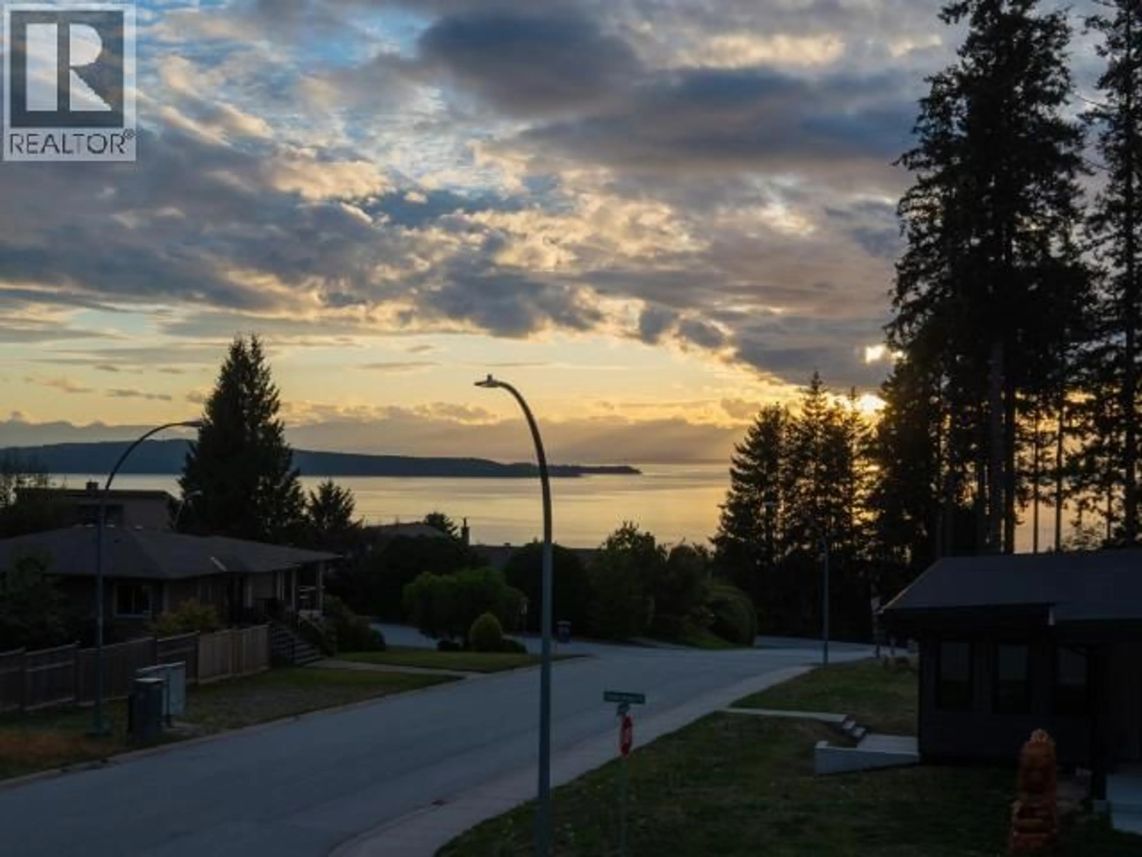 Blurry image for 3900 EAGLE RIDGE PLACE, Powell River British Columbia V8A0A7