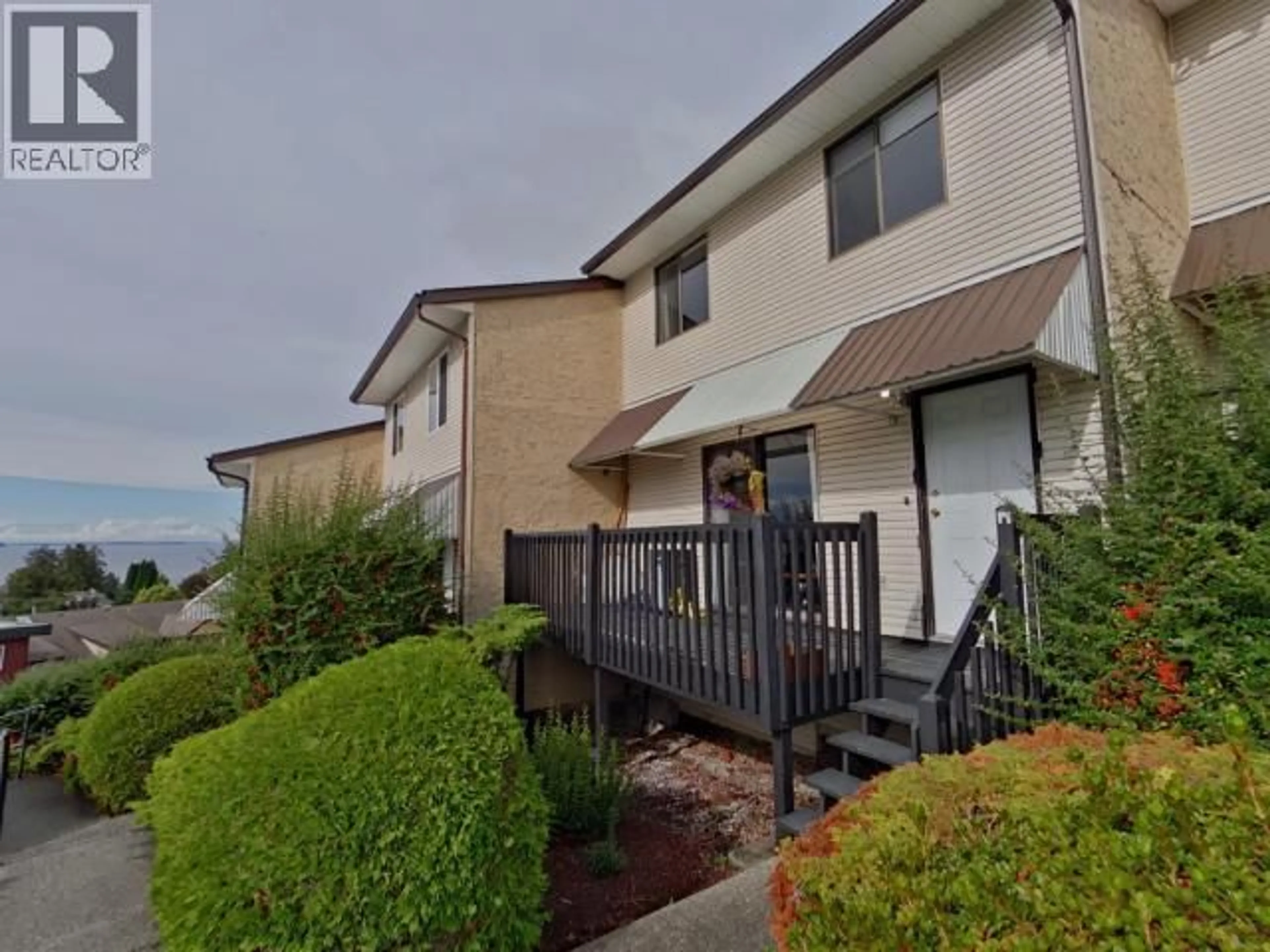A pic from outside/outdoor area/front of a property/back of a property/a pic from drone, street for 14-4651 HARVIE AVE, Powell River British Columbia V8A2P4