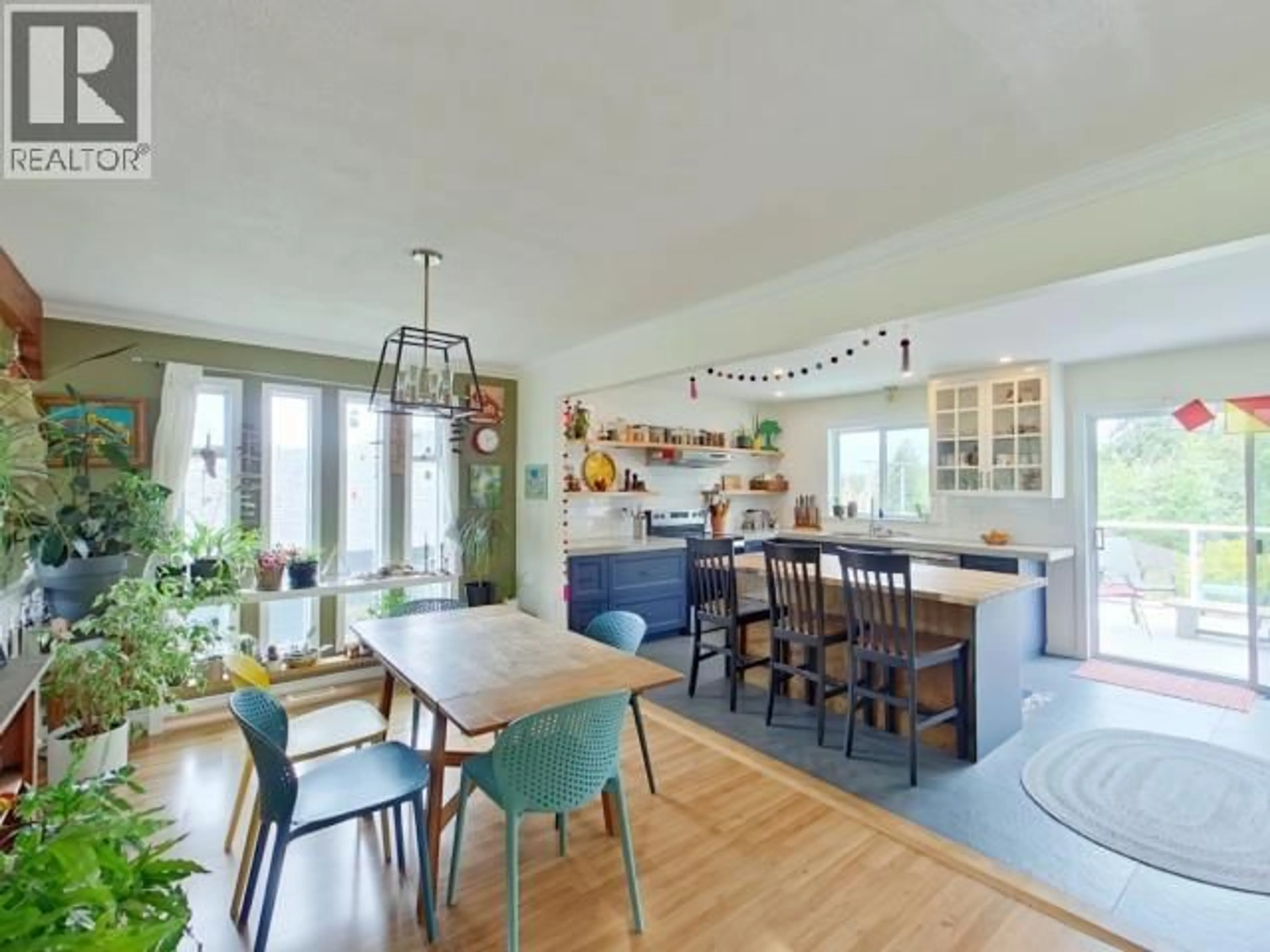 Open concept kitchen, unknown for 6885 LESLEY CRES, Powell River British Columbia