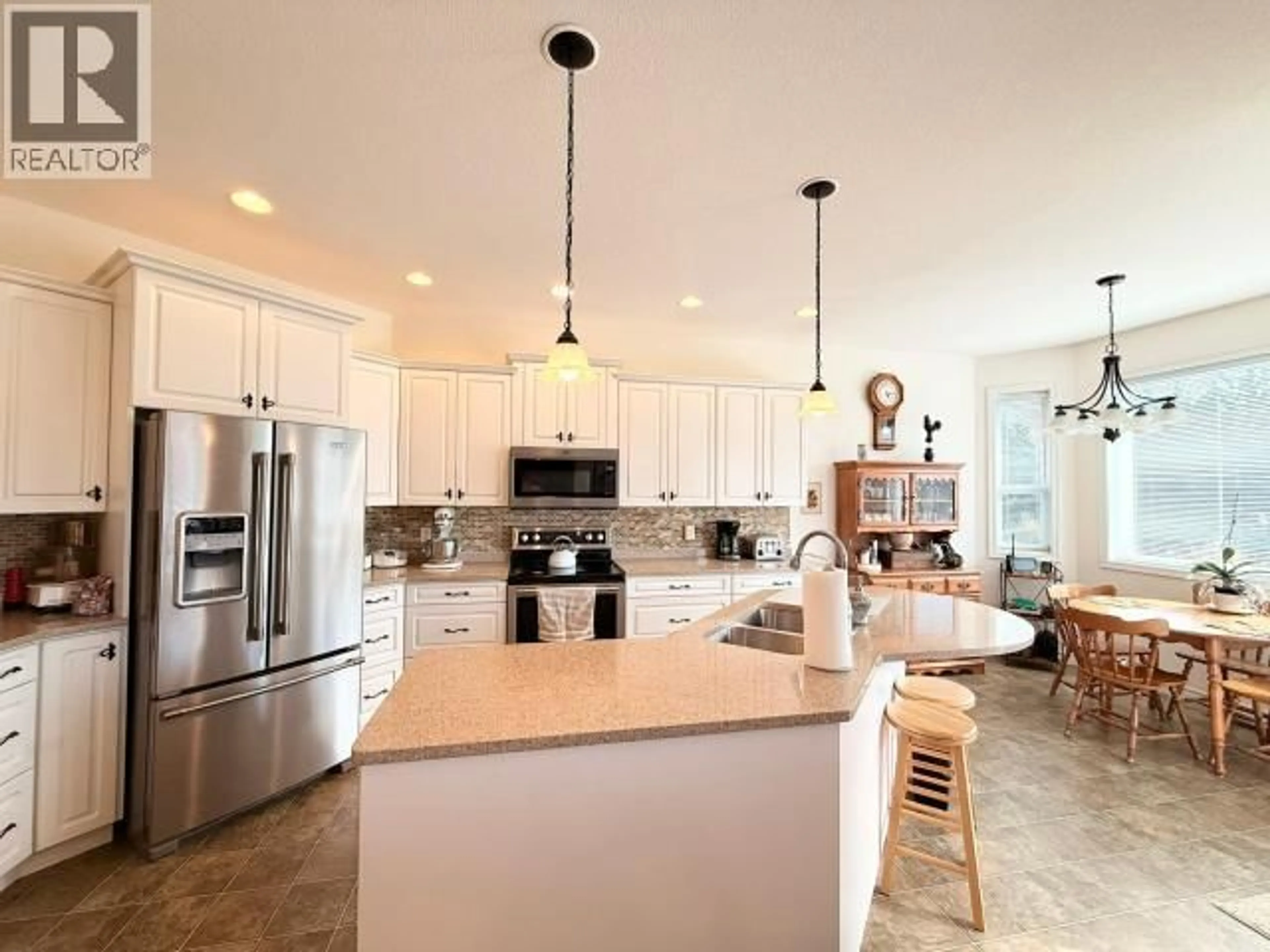 Open concept kitchen, unknown for 7224 TOBA STREET, Powell River British Columbia V8A5M7