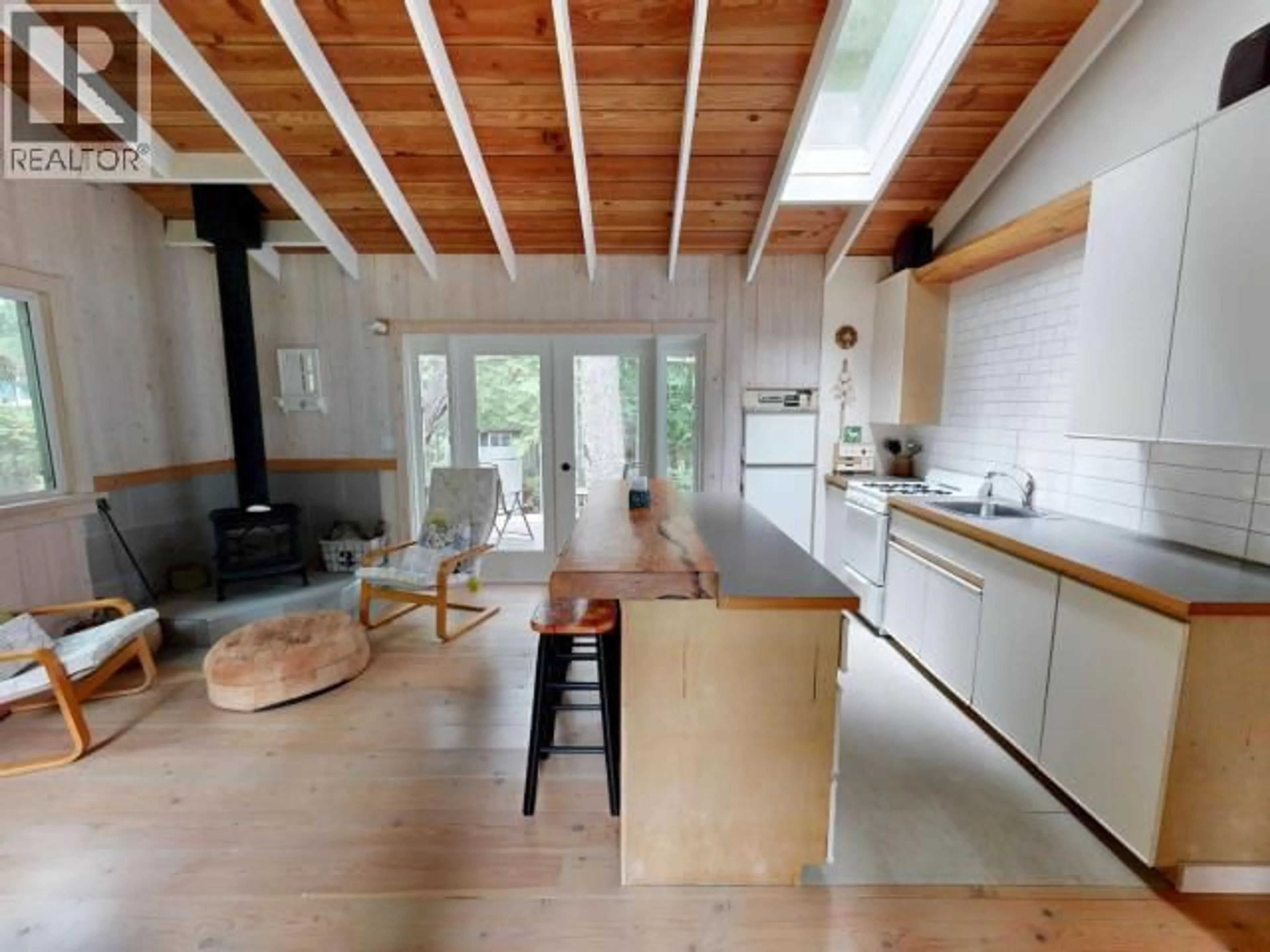 Open concept kitchen, unknown for 1847 VANCOUVER BLVD, Savary Island British Columbia V0N2G0