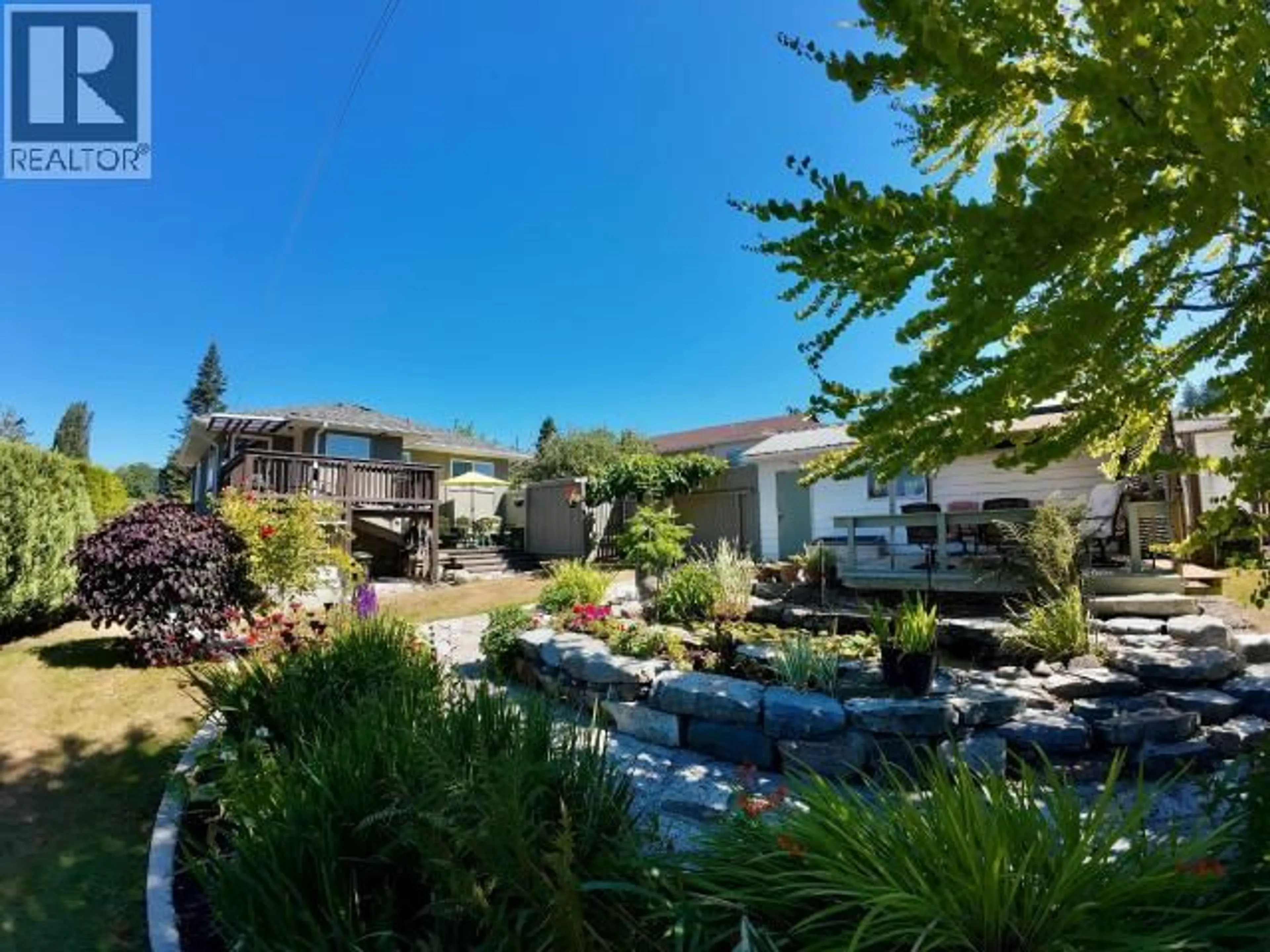 A pic from outside/outdoor area/front of a property/back of a property/a pic from drone, water/lake/river/ocean view for 6954 HAMMOND STREET, Powell River British Columbia V8A1R4