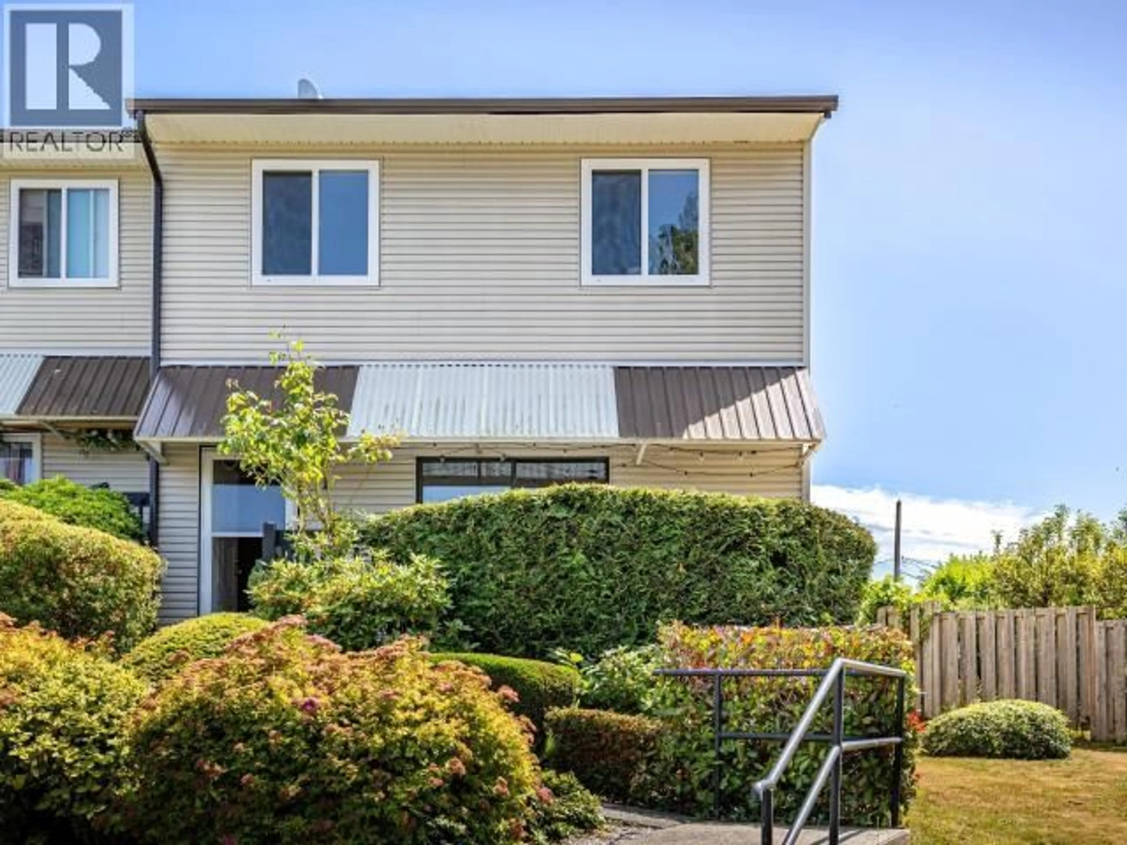 Home with vinyl exterior material, unknown for 1 - 4651 HARVIE AVE, Powell River British Columbia V8A2P4