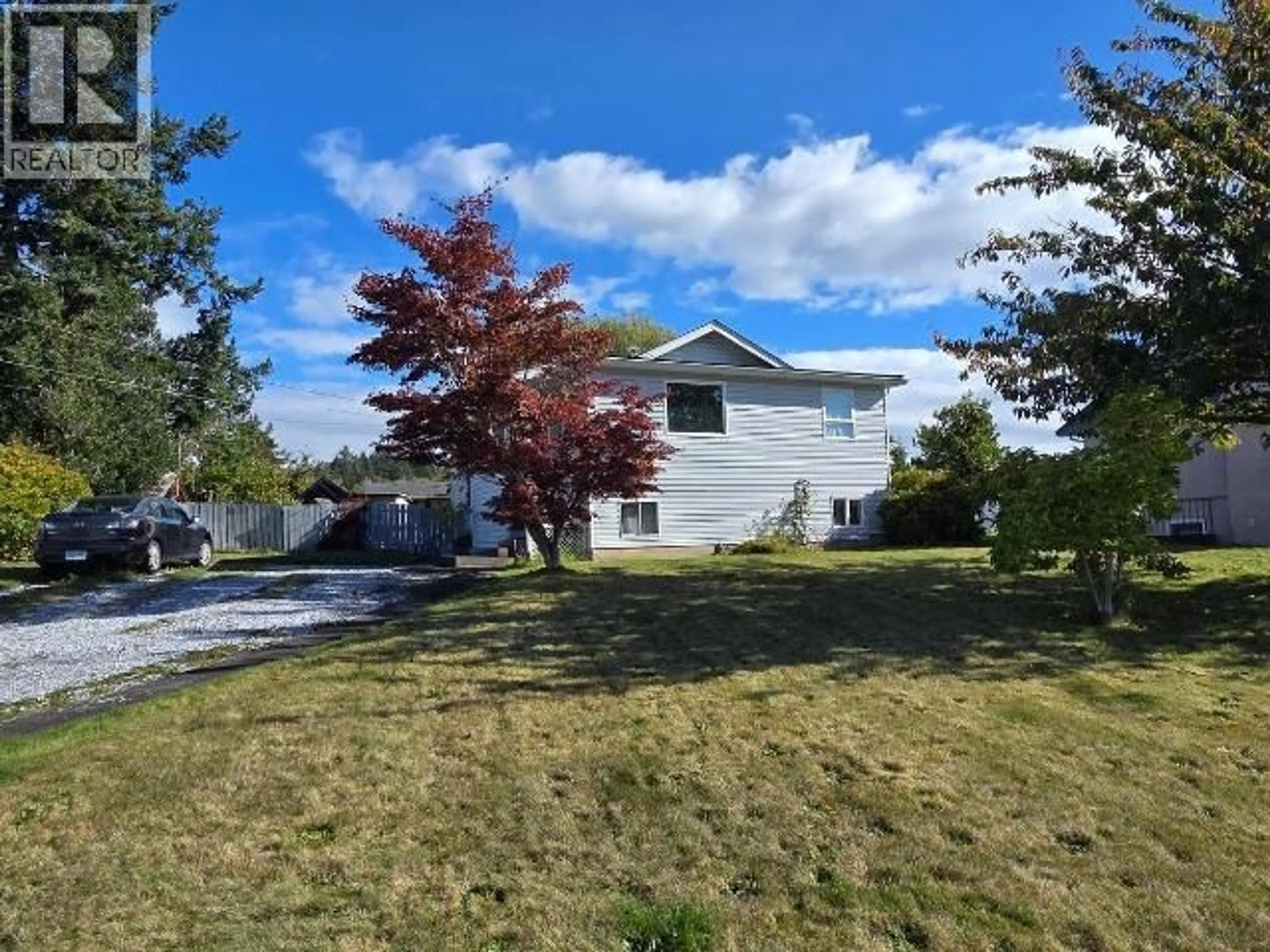 A pic from outside/outdoor area/front of a property/back of a property/a pic from drone, unknown for 4570 MICHIGAN AVE, Powell River British Columbia V8A2S8