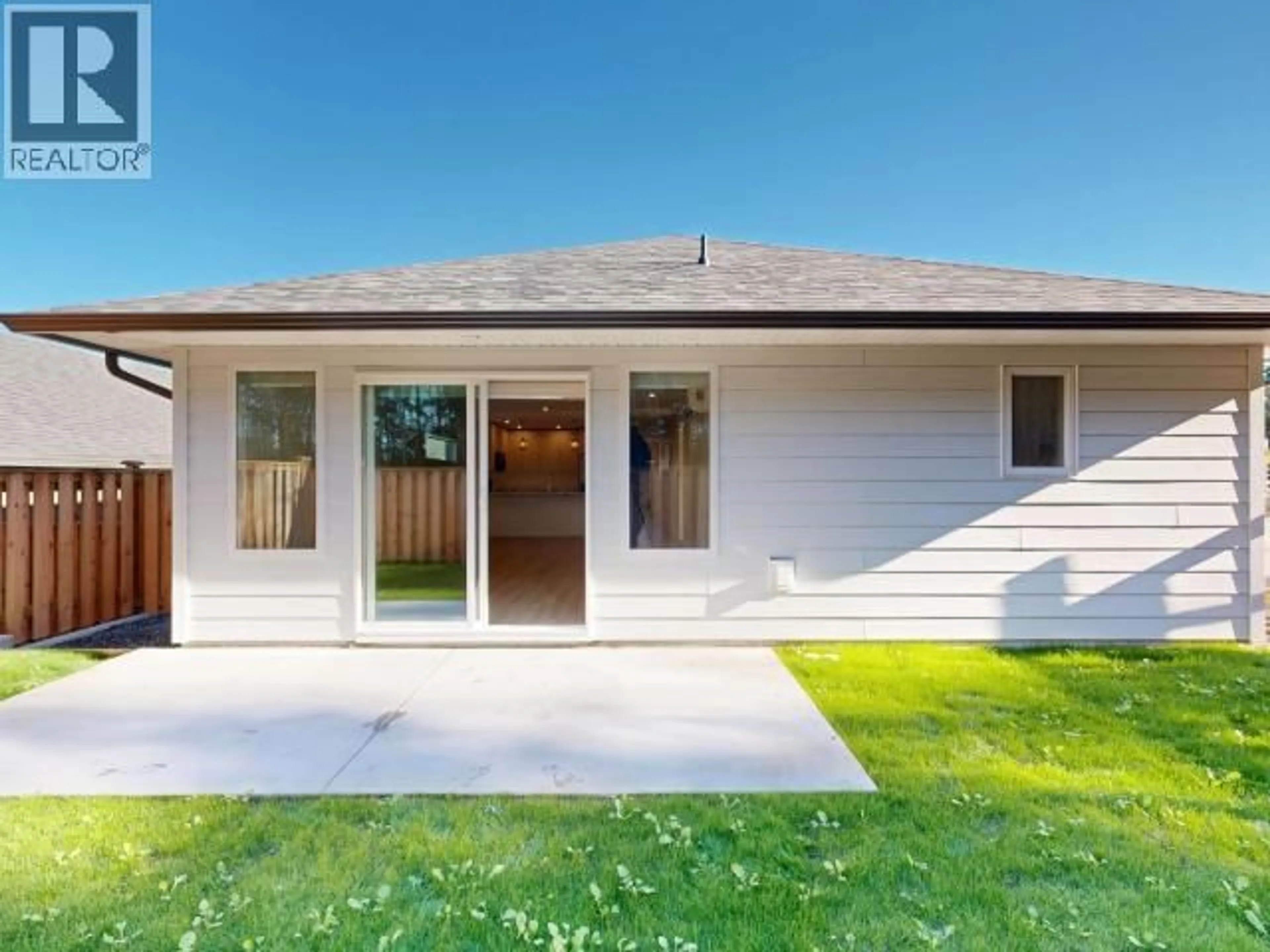 Home with vinyl exterior material, street for 7160 EDGEHILL CRESCENT, Powell River British Columbia
